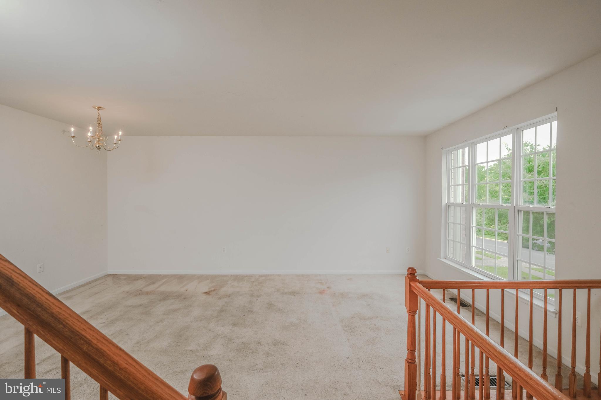 COLONIAL HILLS - Residential