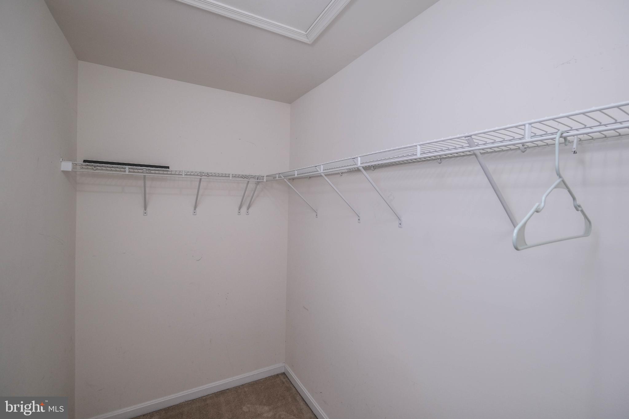 COLONIAL HILLS - Residential