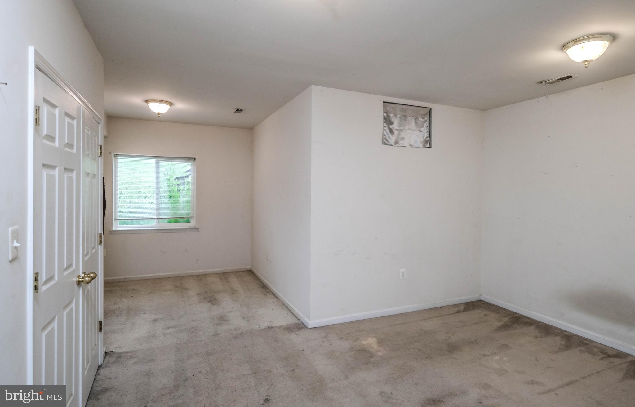 COLONIAL HILLS - Residential