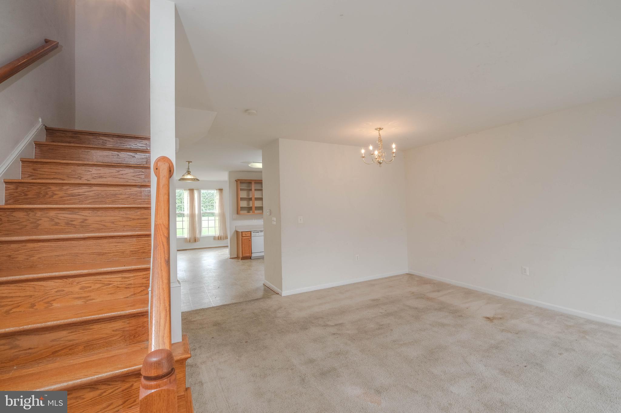 COLONIAL HILLS - Residential