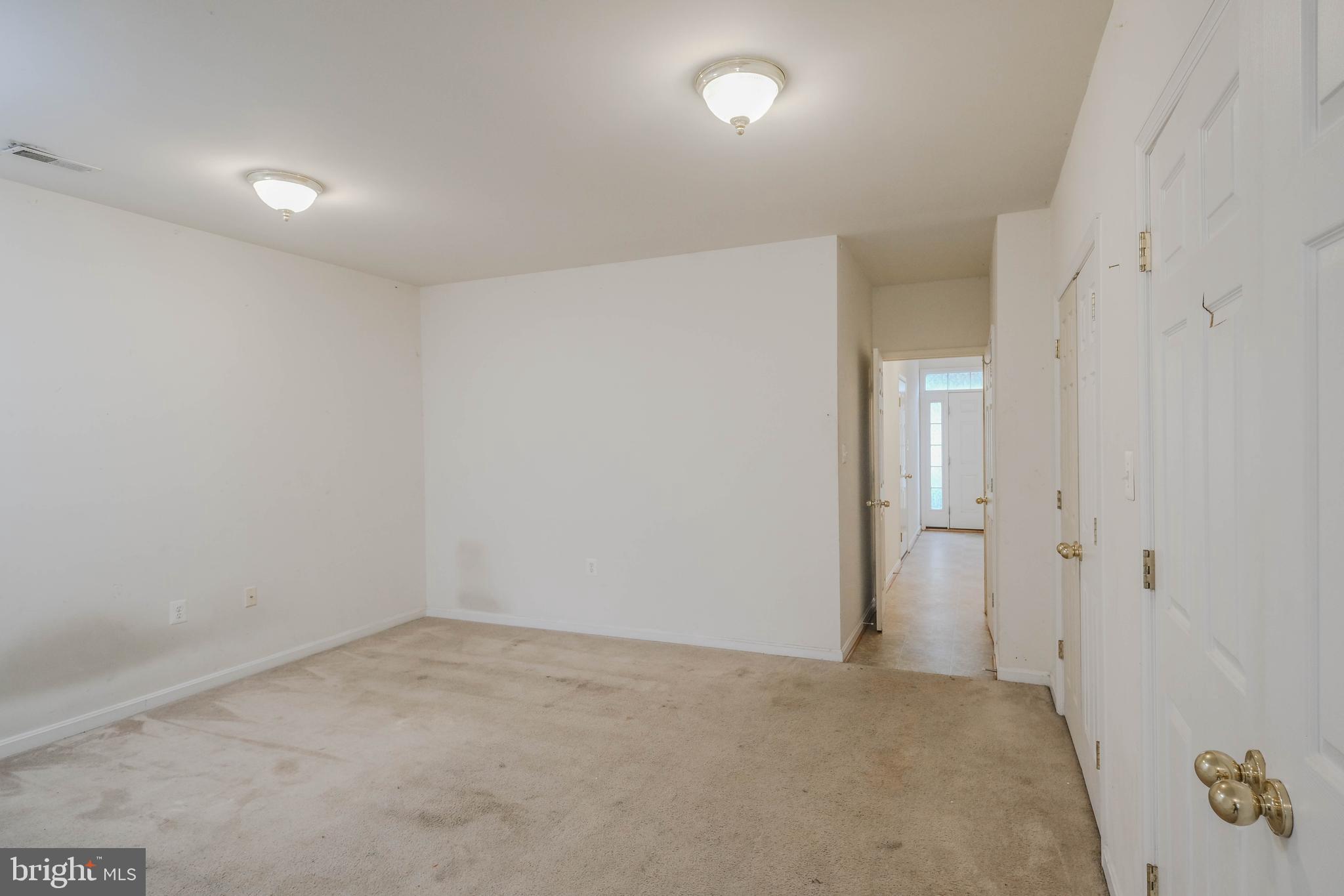 COLONIAL HILLS - Residential