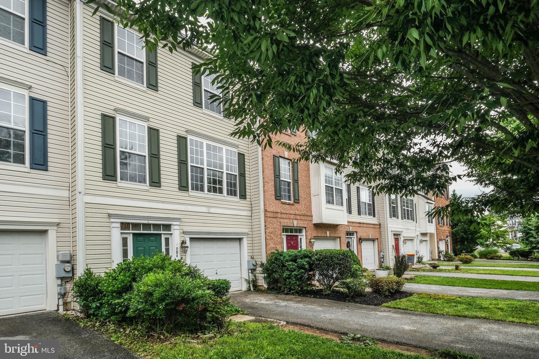 COLONIAL HILLS - Residential