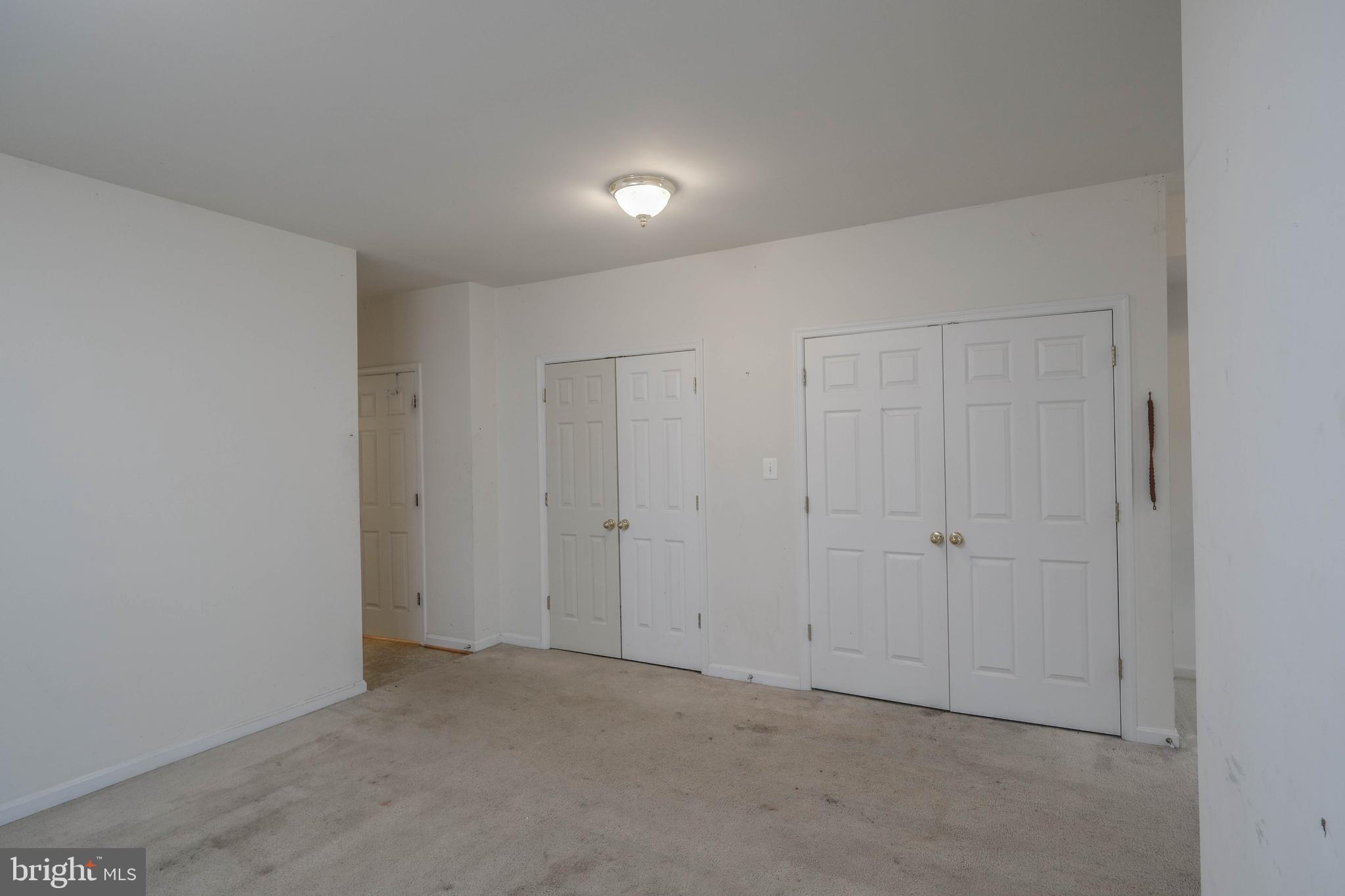 COLONIAL HILLS - Residential