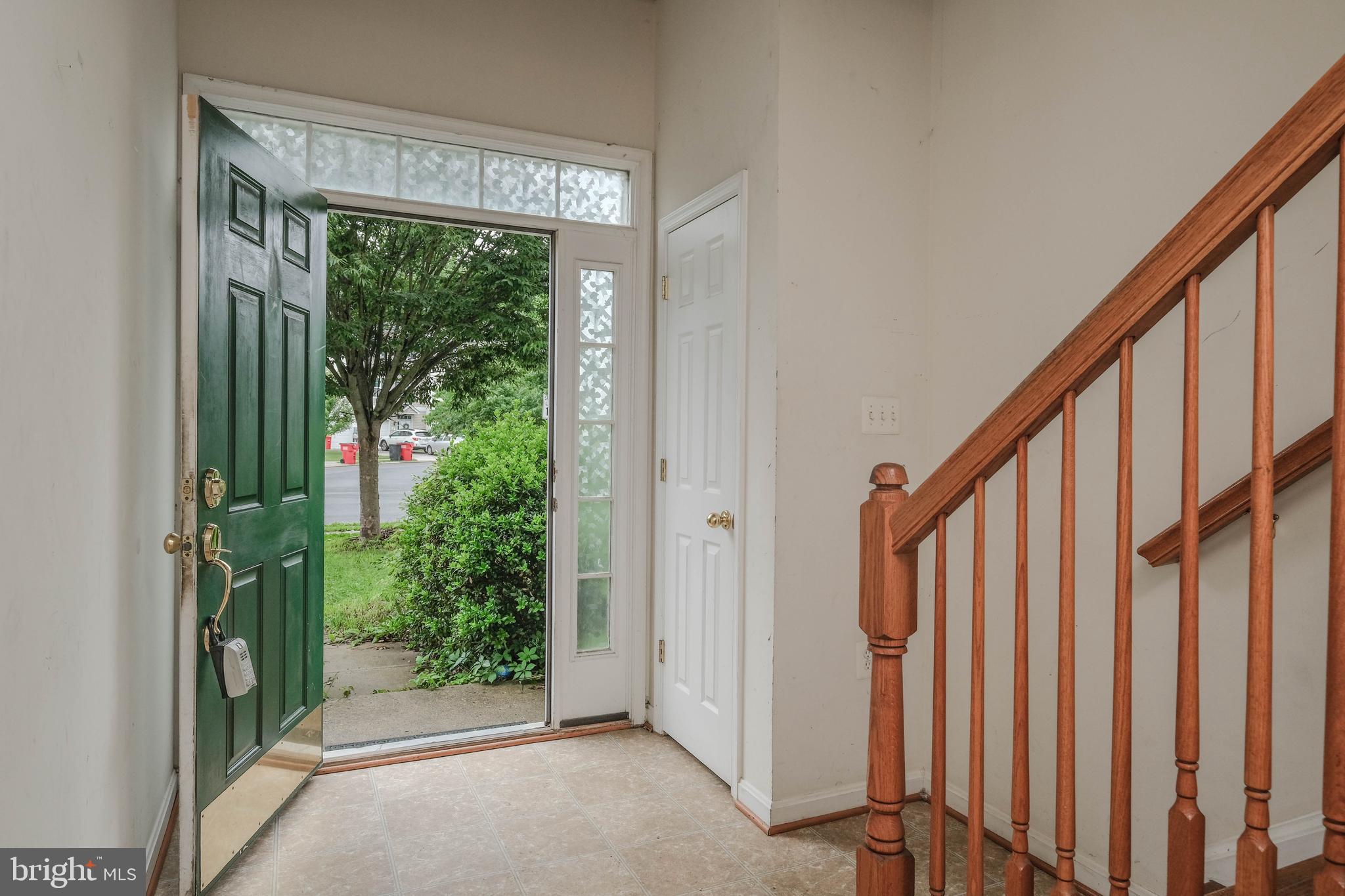 COLONIAL HILLS - Residential