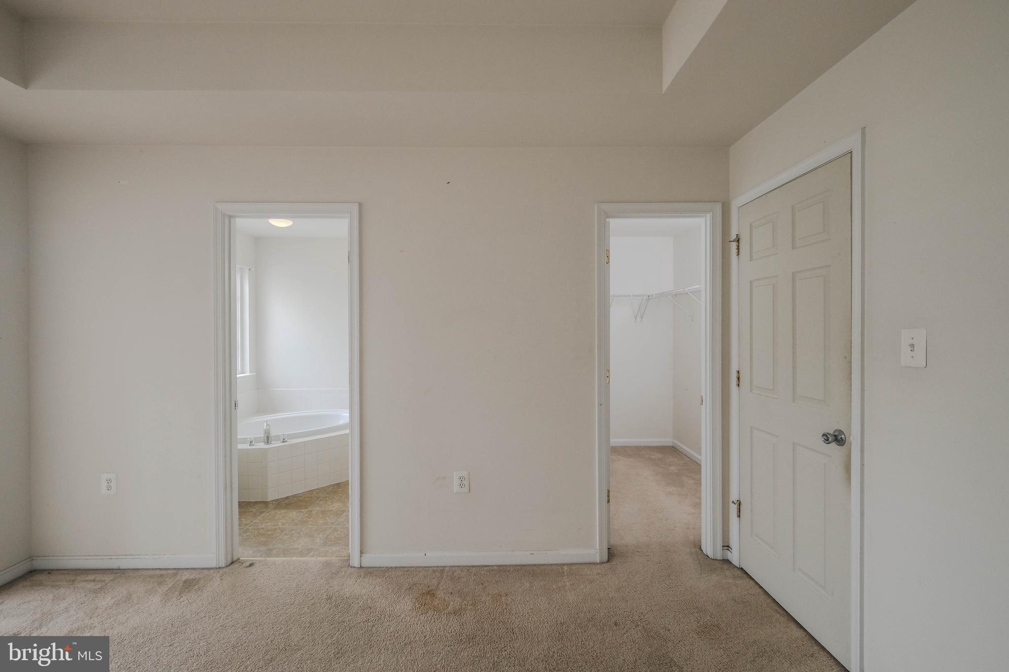 COLONIAL HILLS - Residential