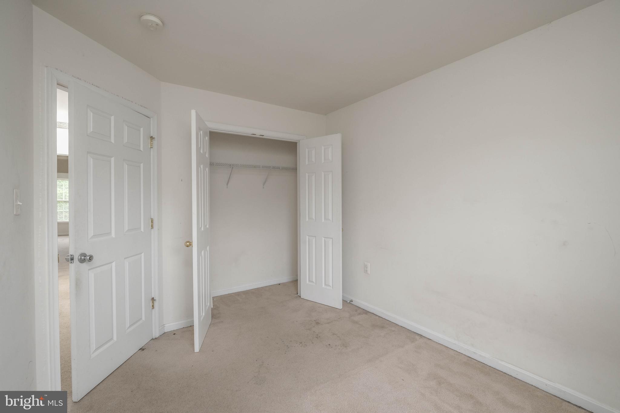 COLONIAL HILLS - Residential