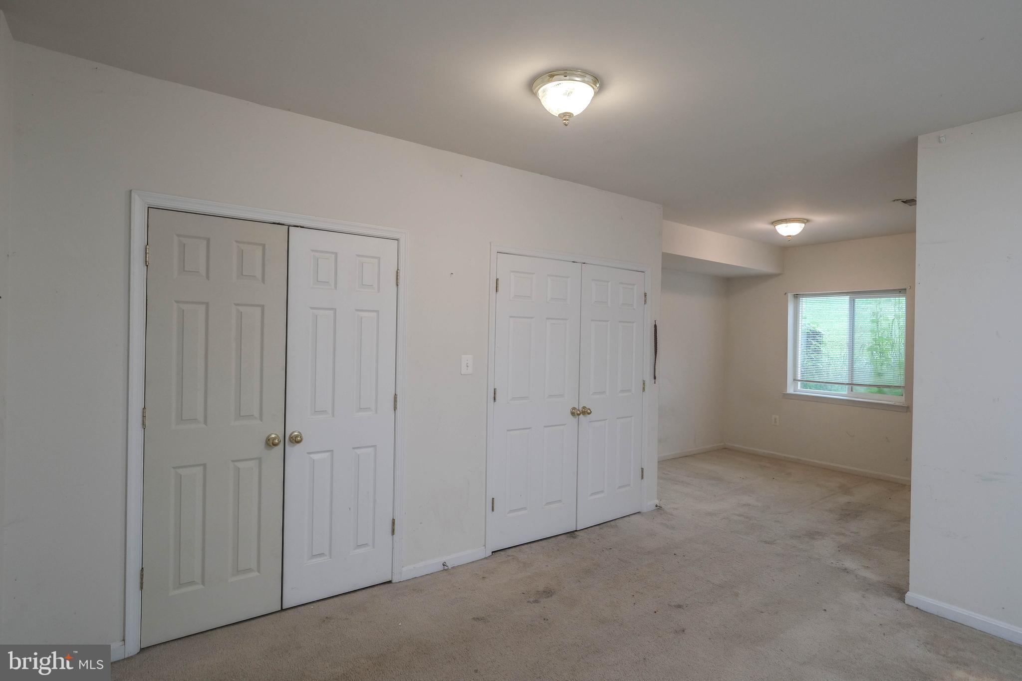 COLONIAL HILLS - Residential