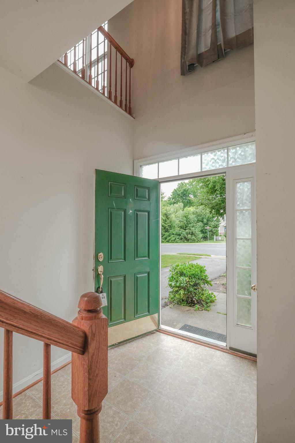 COLONIAL HILLS - Residential