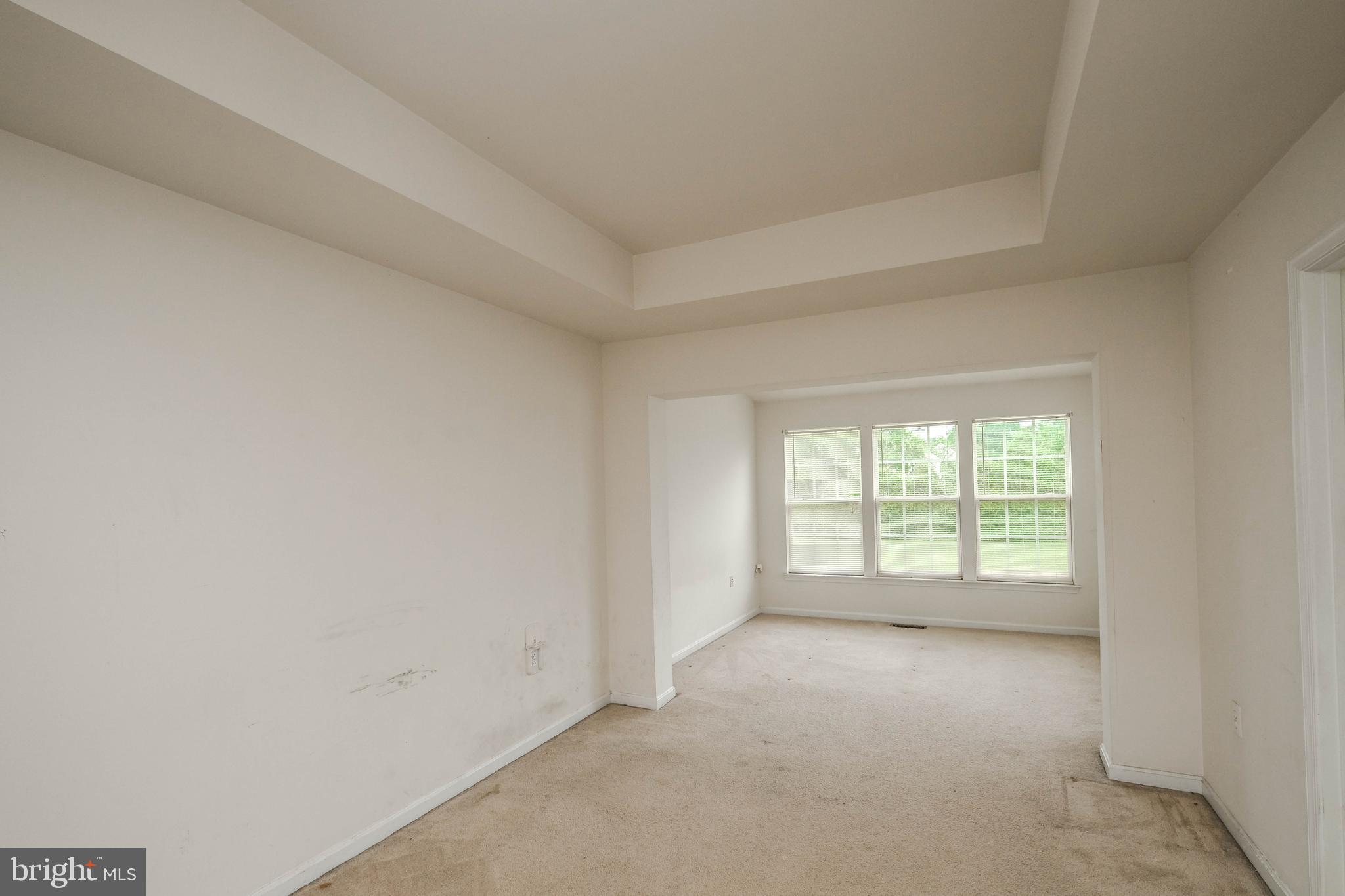 COLONIAL HILLS - Residential