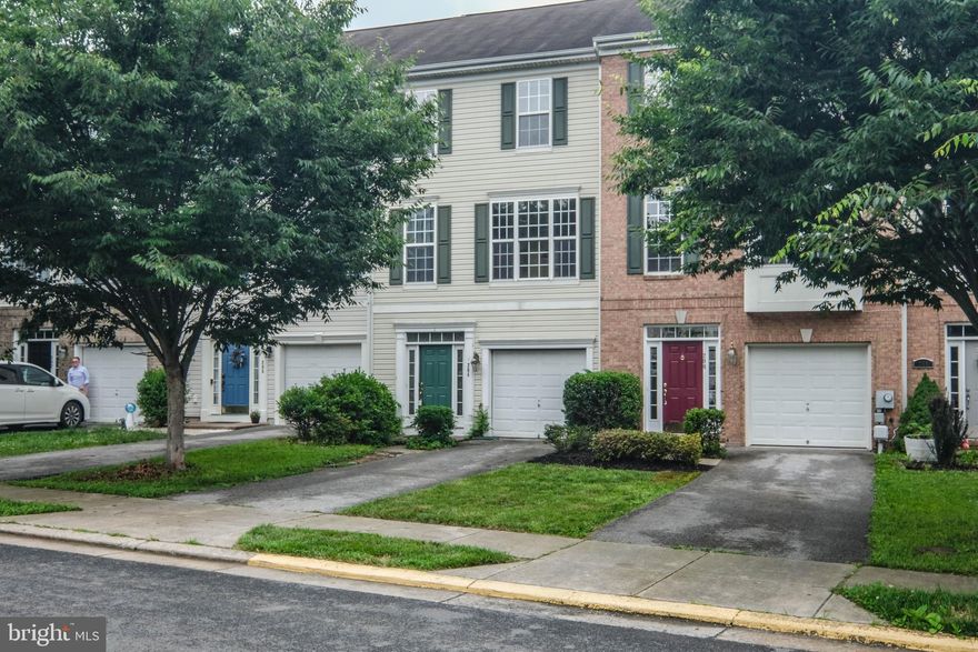 Don't miss out on your chance to own a townhome in Colonial Hills that is priced to sell.  This 3 bedroom, 2.5 bath is conveniently located just outside of Shepherdstown Corporation, minutes to shopping, schools, restaurants and parks . The lower level features a rec room with bump out and half bath.  The second level features living room, spacious eat in kitchen and sun room with bump out; glass sliding doors leads to the deck.  The third level boasts 3 bedrooms and 2 baths.  Primary suite has a large walk-in closet, sitting area, primary bathroom features a double sink vanity, soaking tub and separate shower.