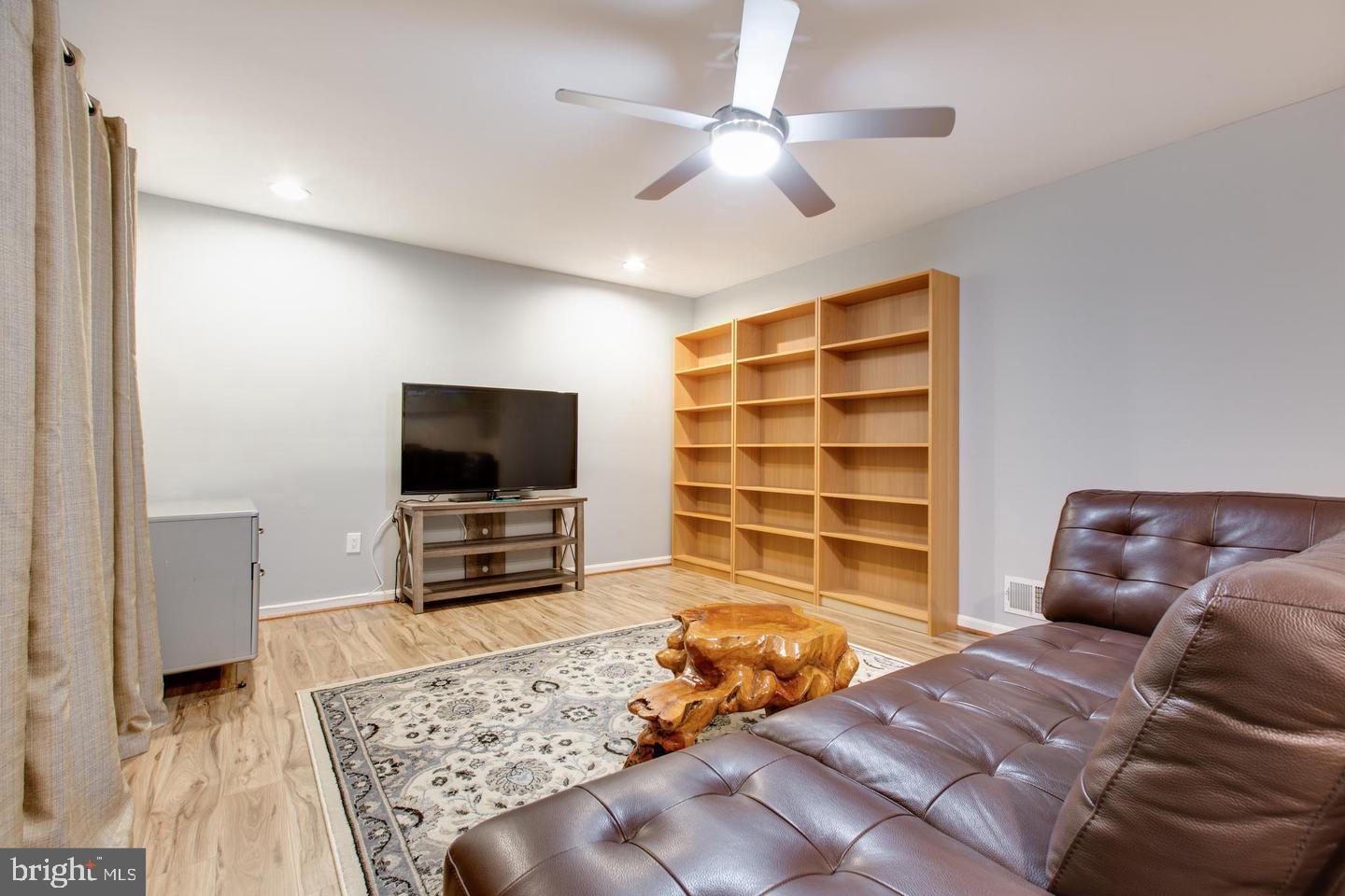 VILLAGE OF HICKORY RIDGE - Residential Lease