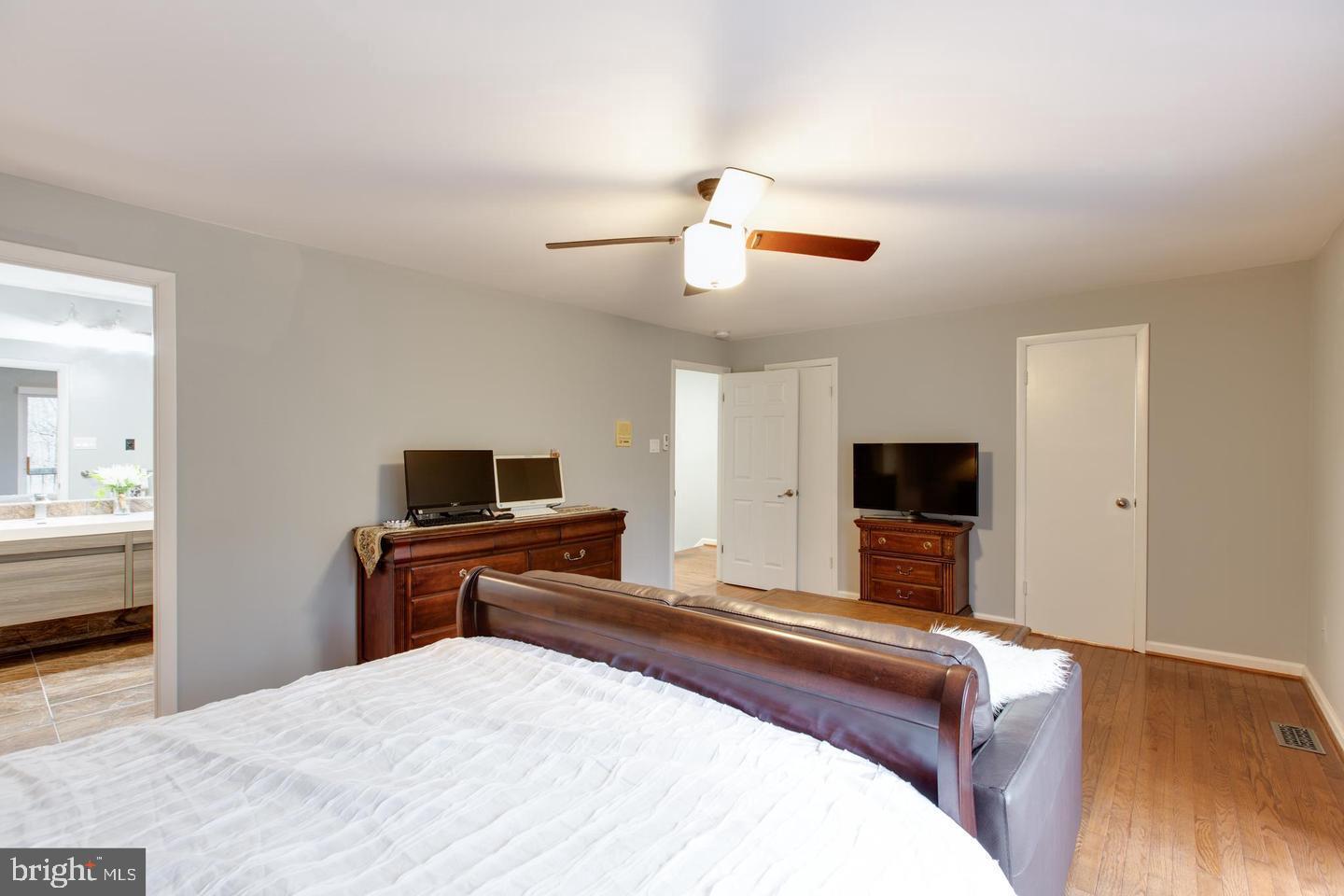 VILLAGE OF HICKORY RIDGE - Residential Lease