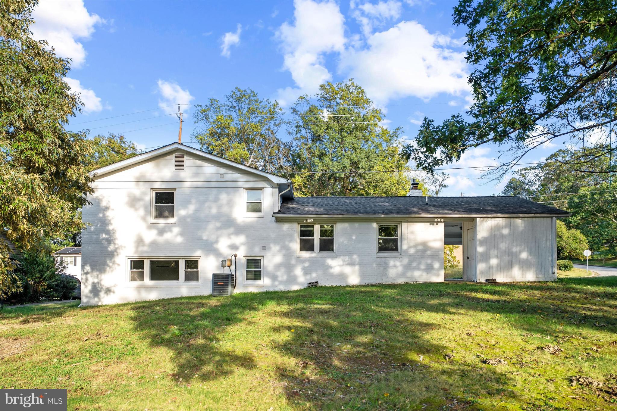 PINEHURST ESTATES - Residential Lease