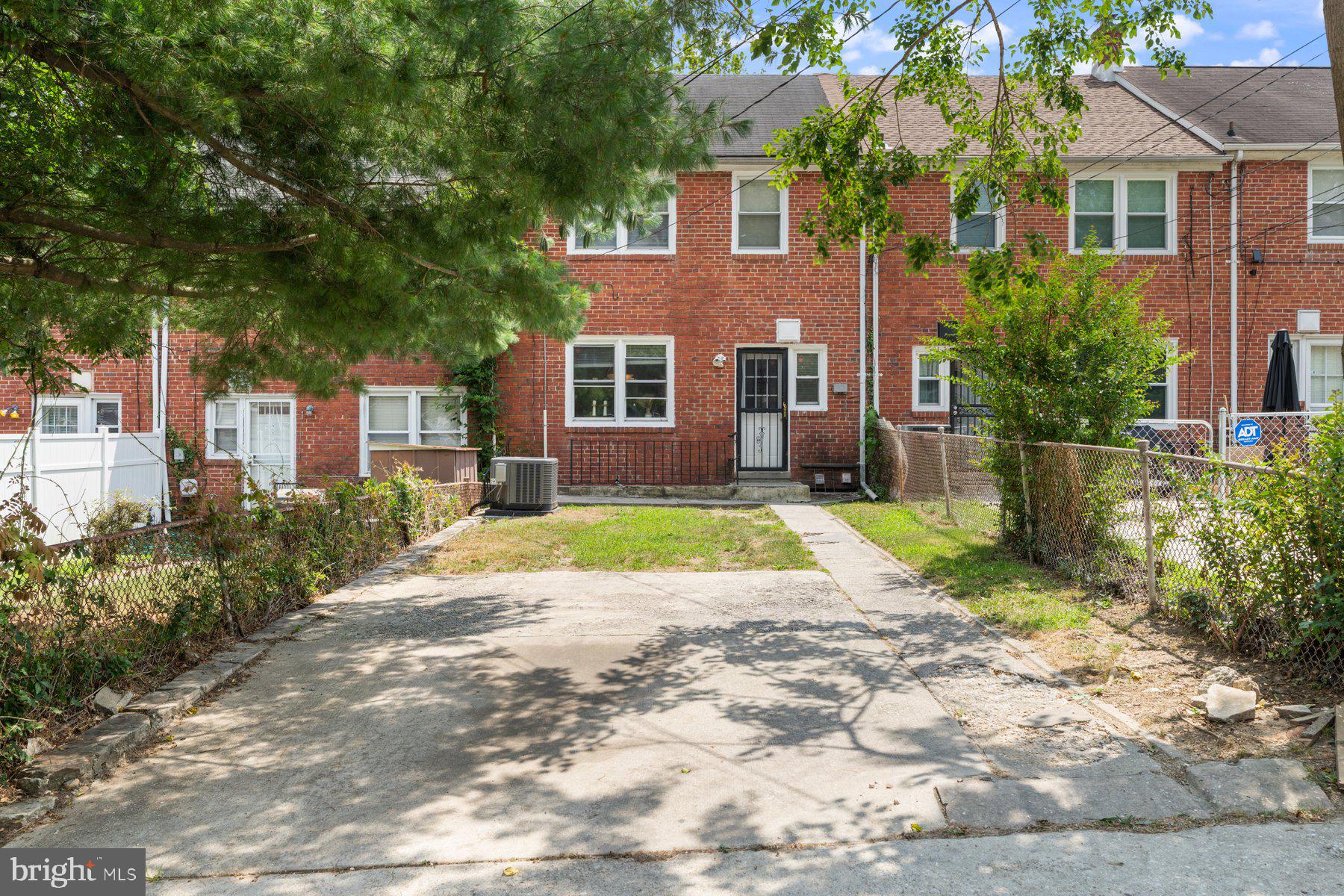 IDLEWOOD - Residential