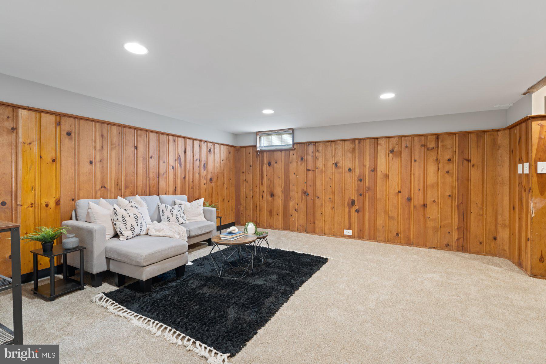 IDLEWOOD - Residential