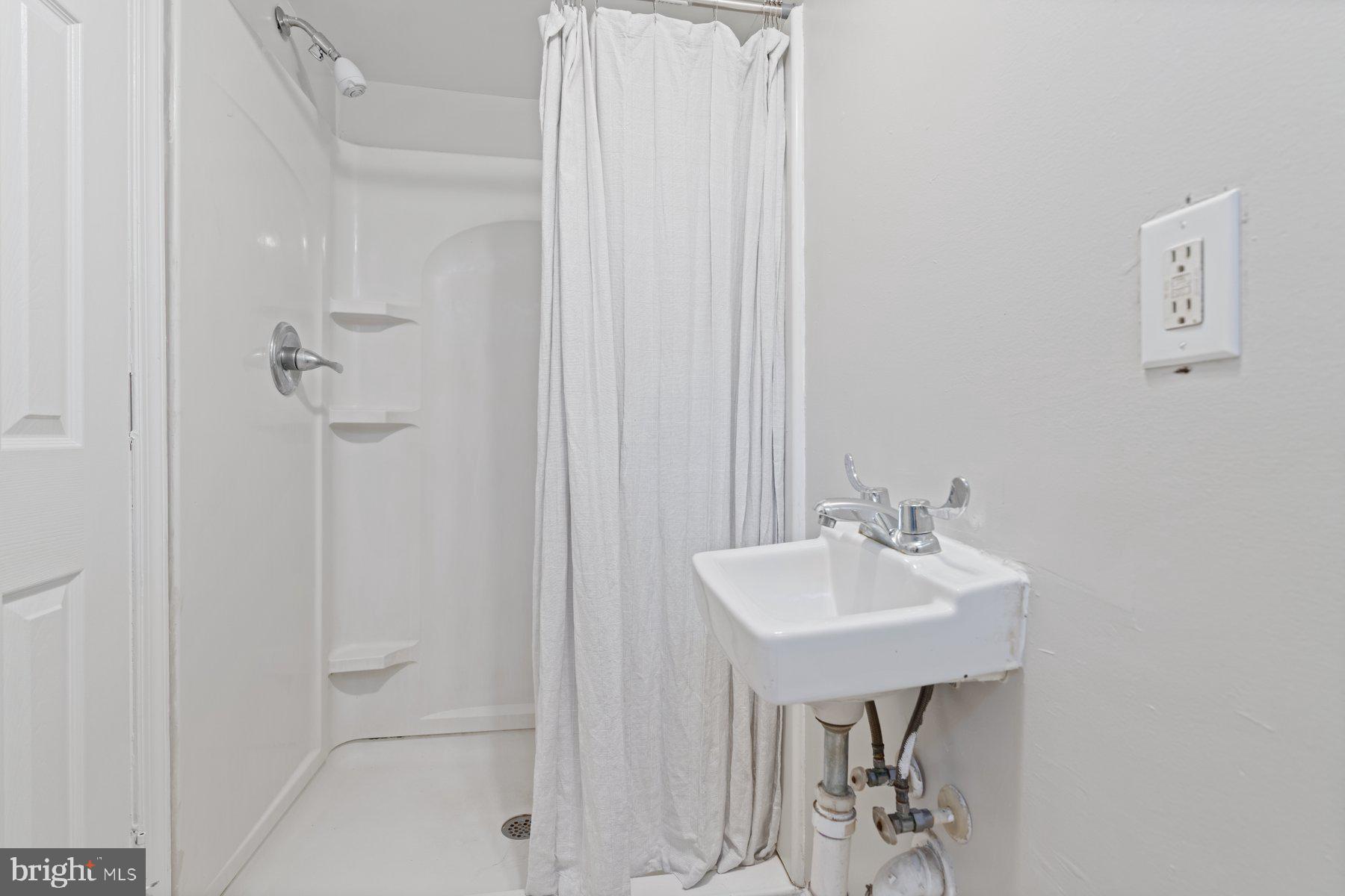 IDLEWOOD - Residential