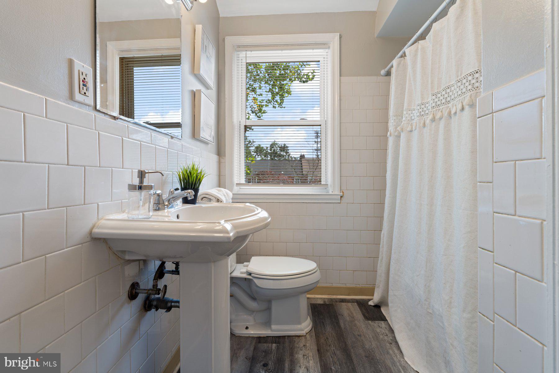 IDLEWOOD - Residential