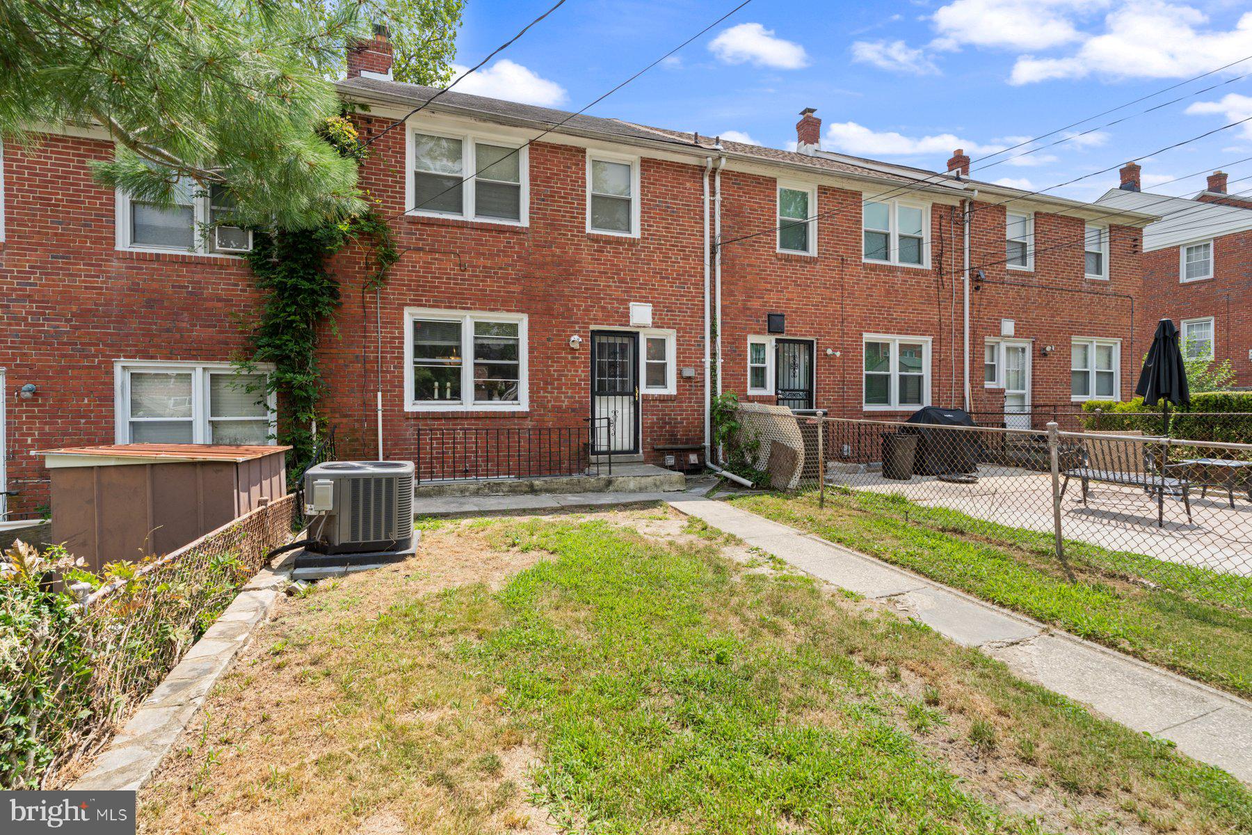 IDLEWOOD - Residential