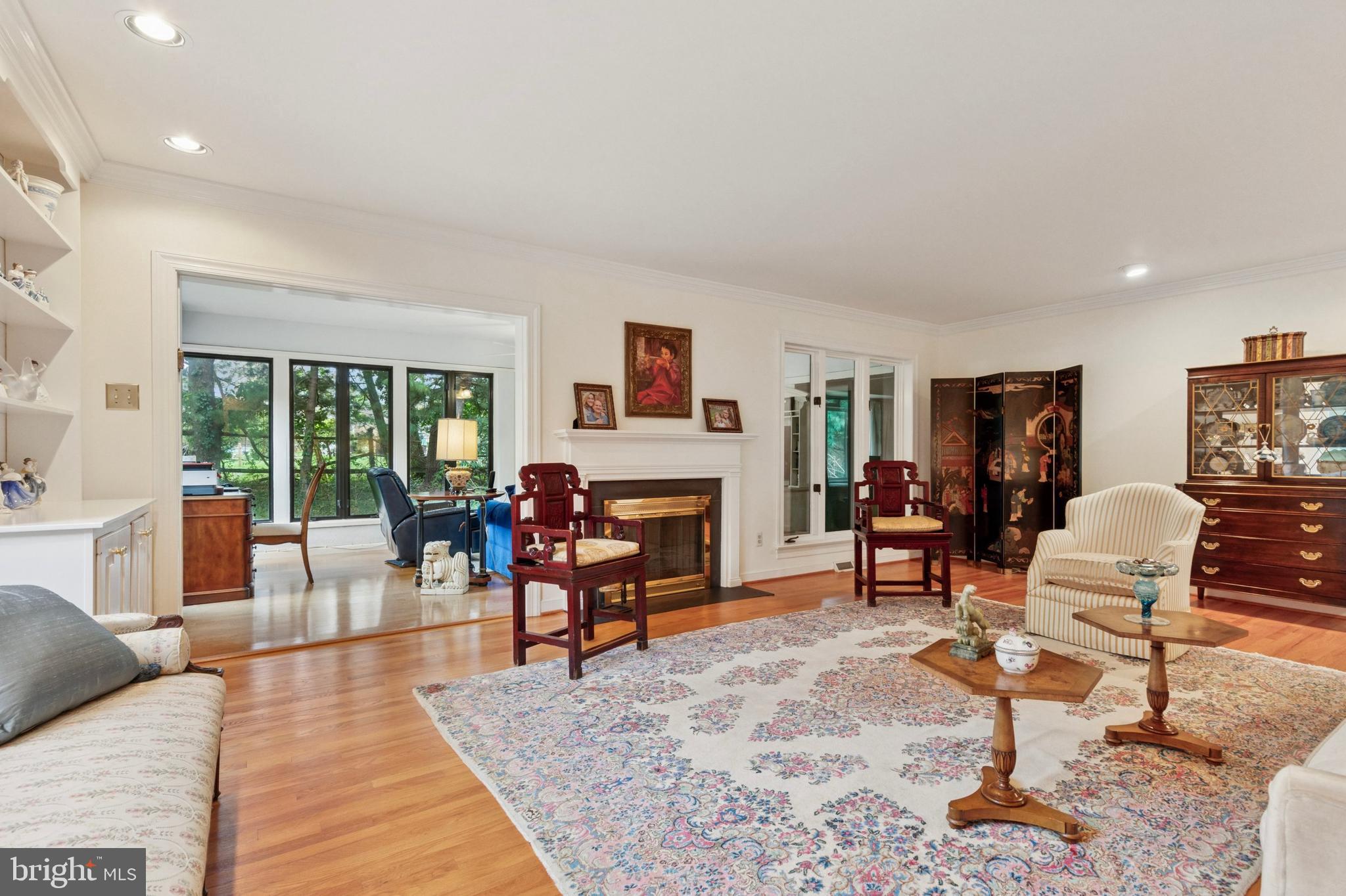 6 STEEPLECHASE LANE