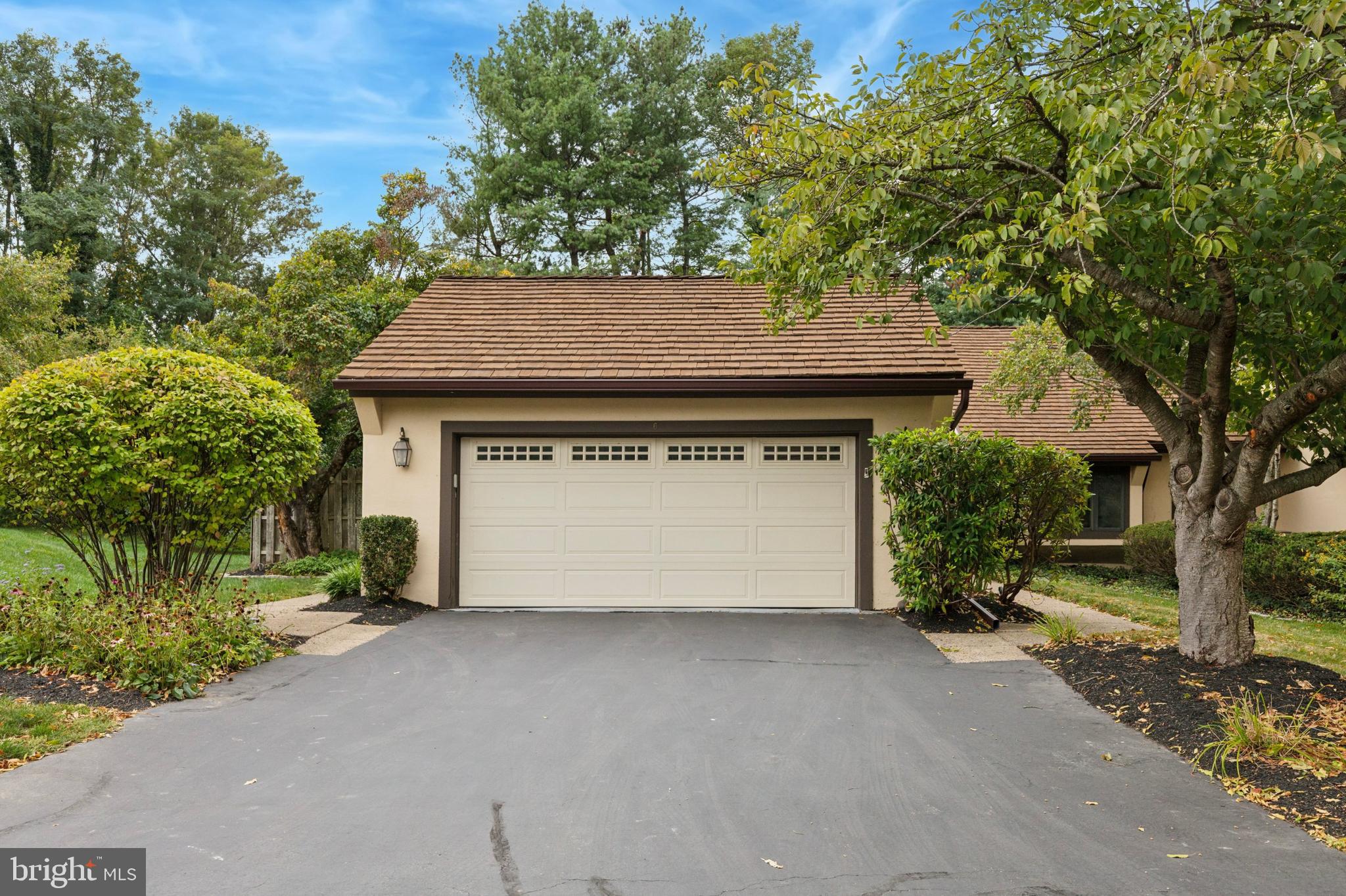6 STEEPLECHASE LANE