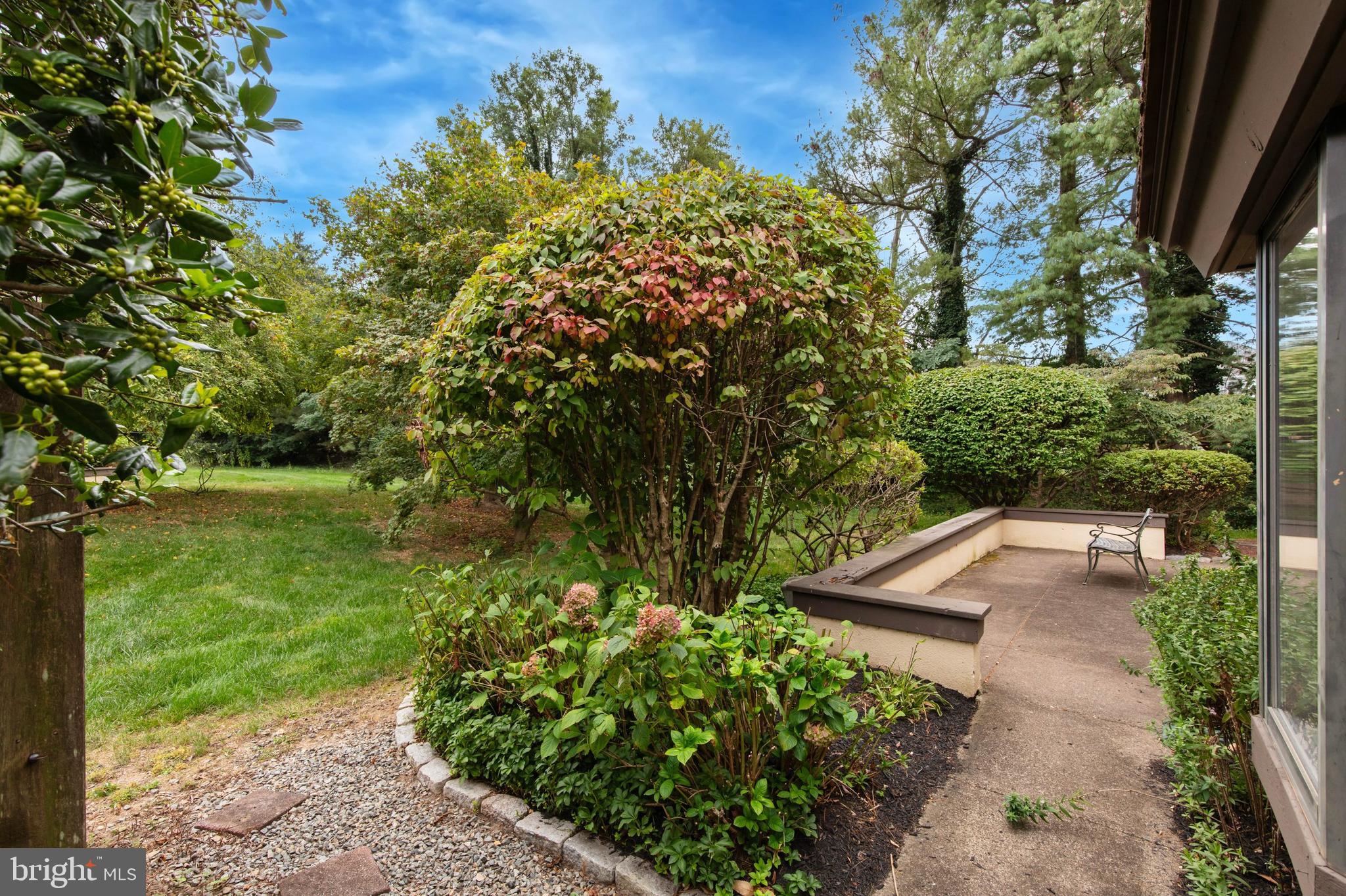 6 STEEPLECHASE LANE