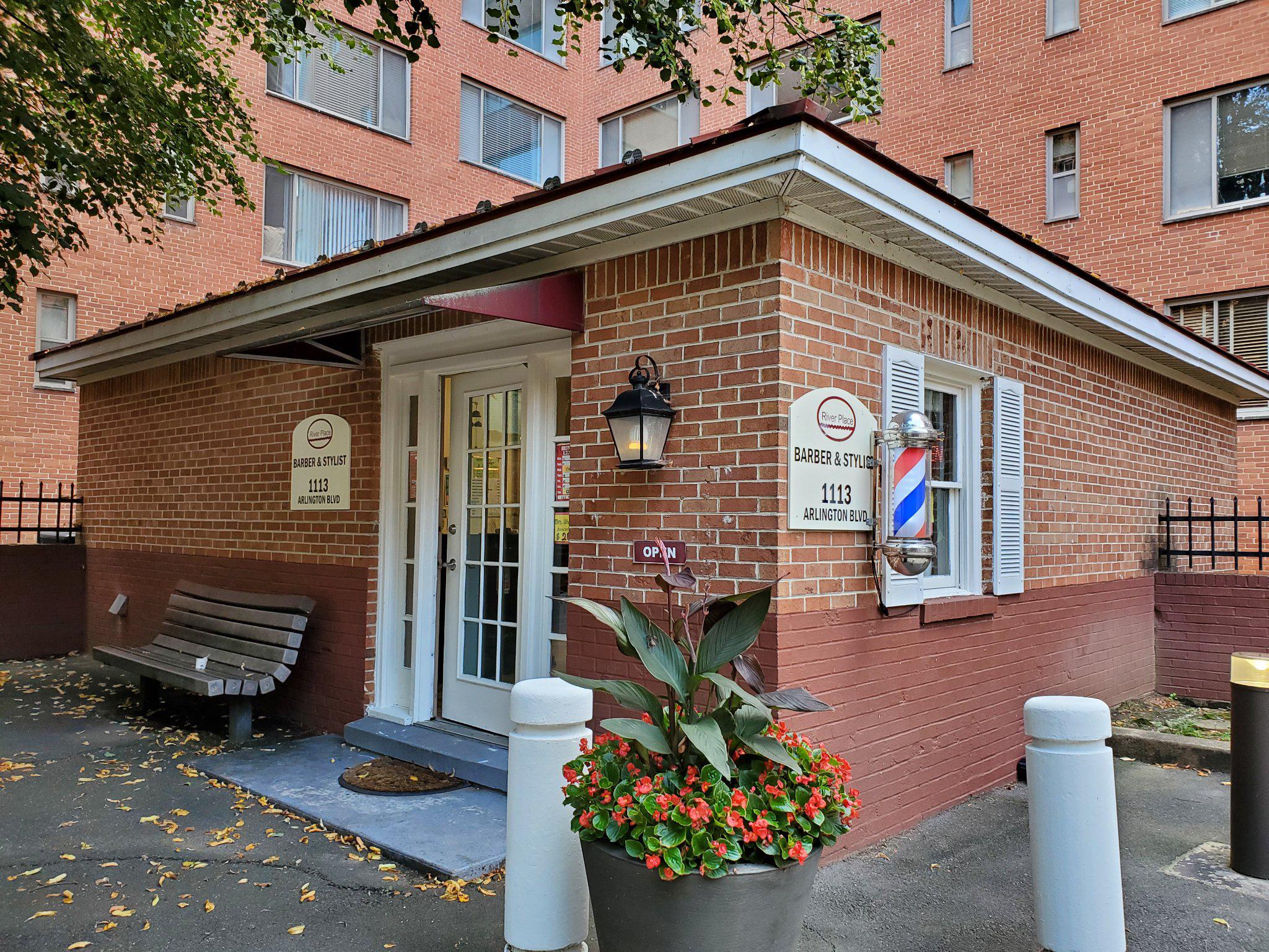 RIVER PLACE WEST - Residential