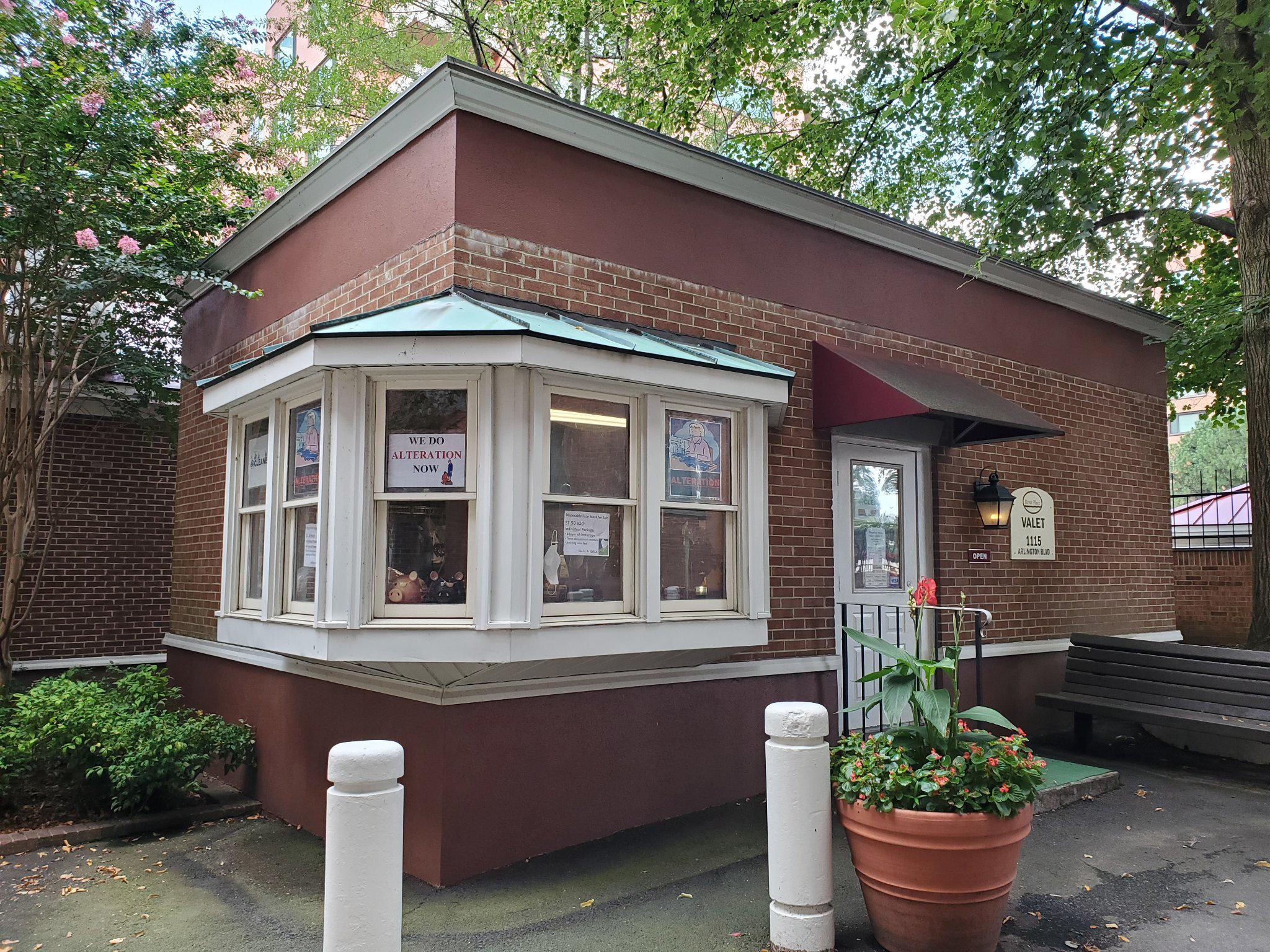 RIVER PLACE WEST - Residential