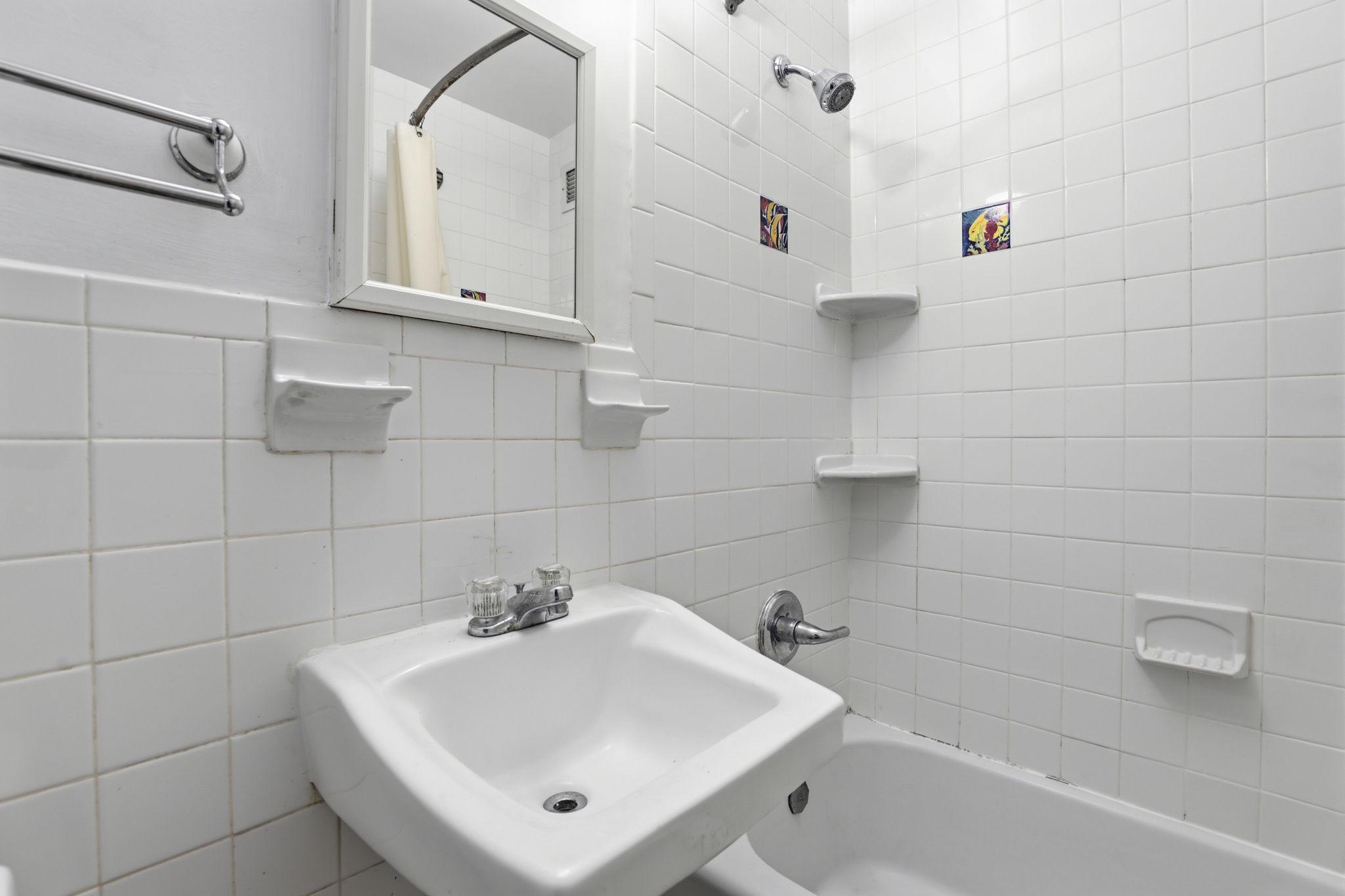 RIVER PLACE WEST - Residential