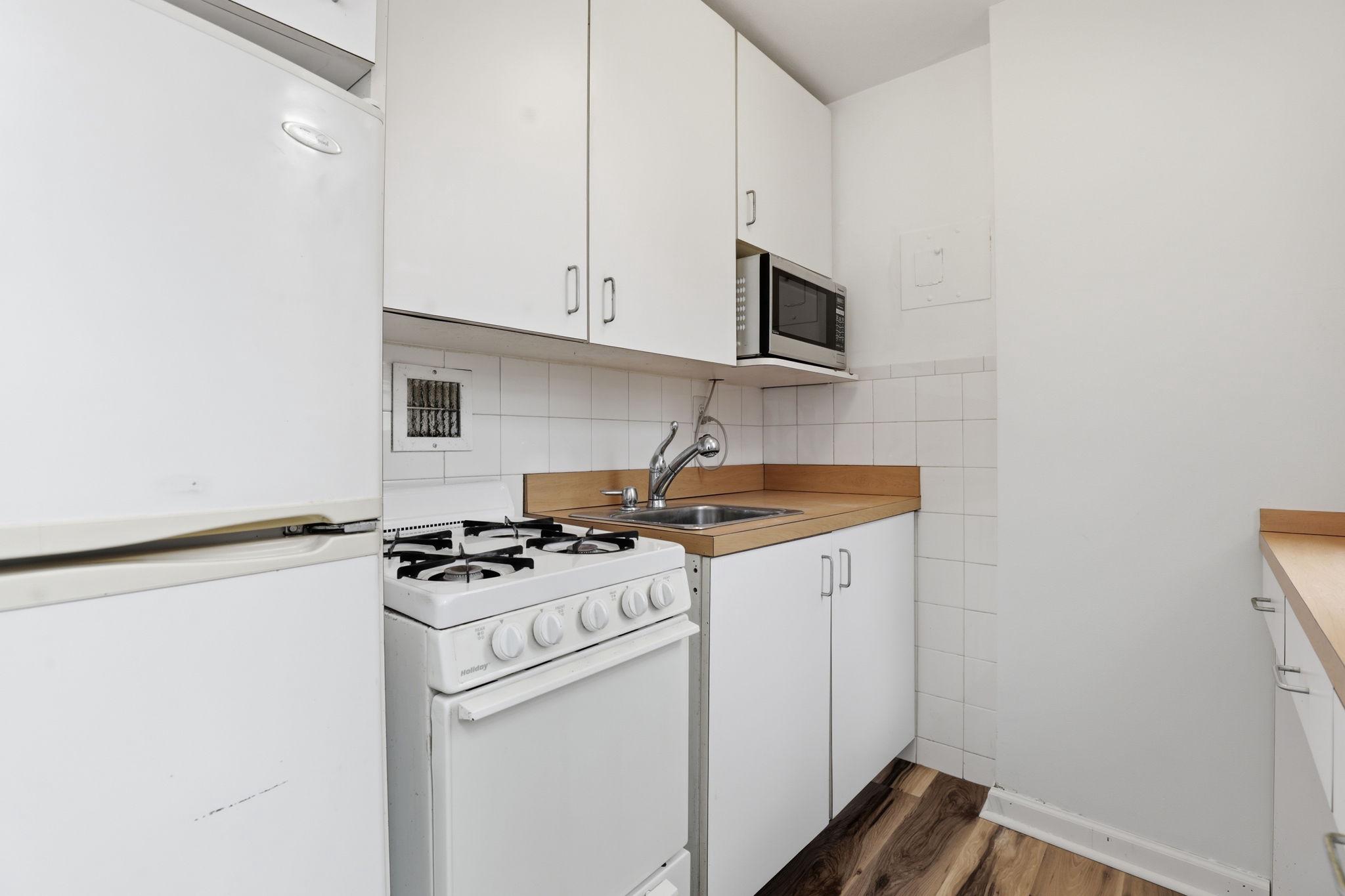 RIVER PLACE WEST - Residential