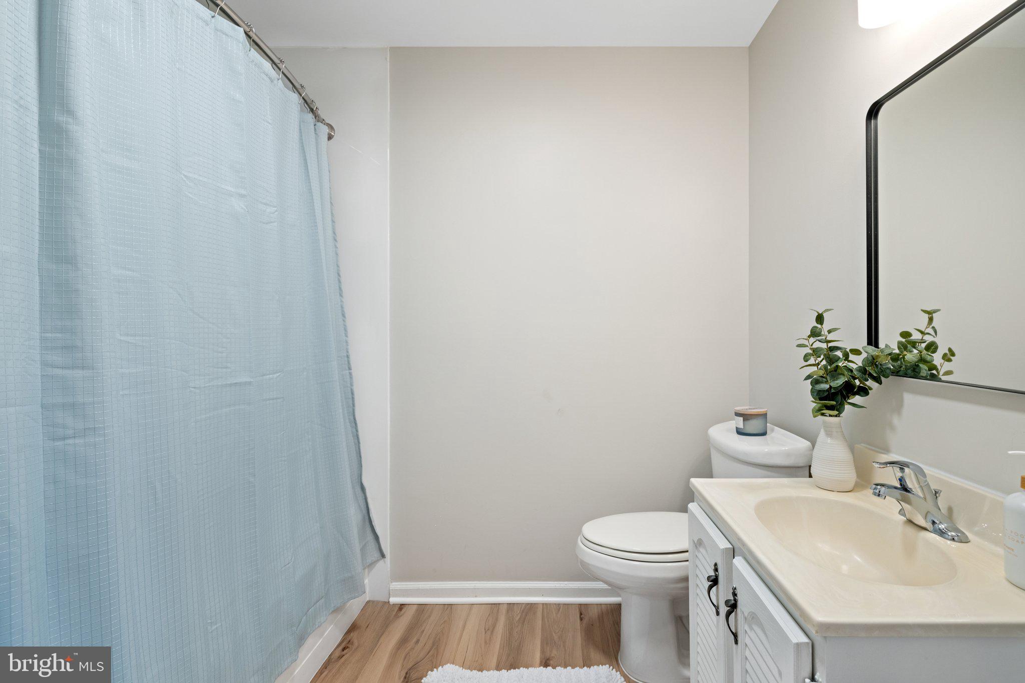 WARR LAKES - Residential