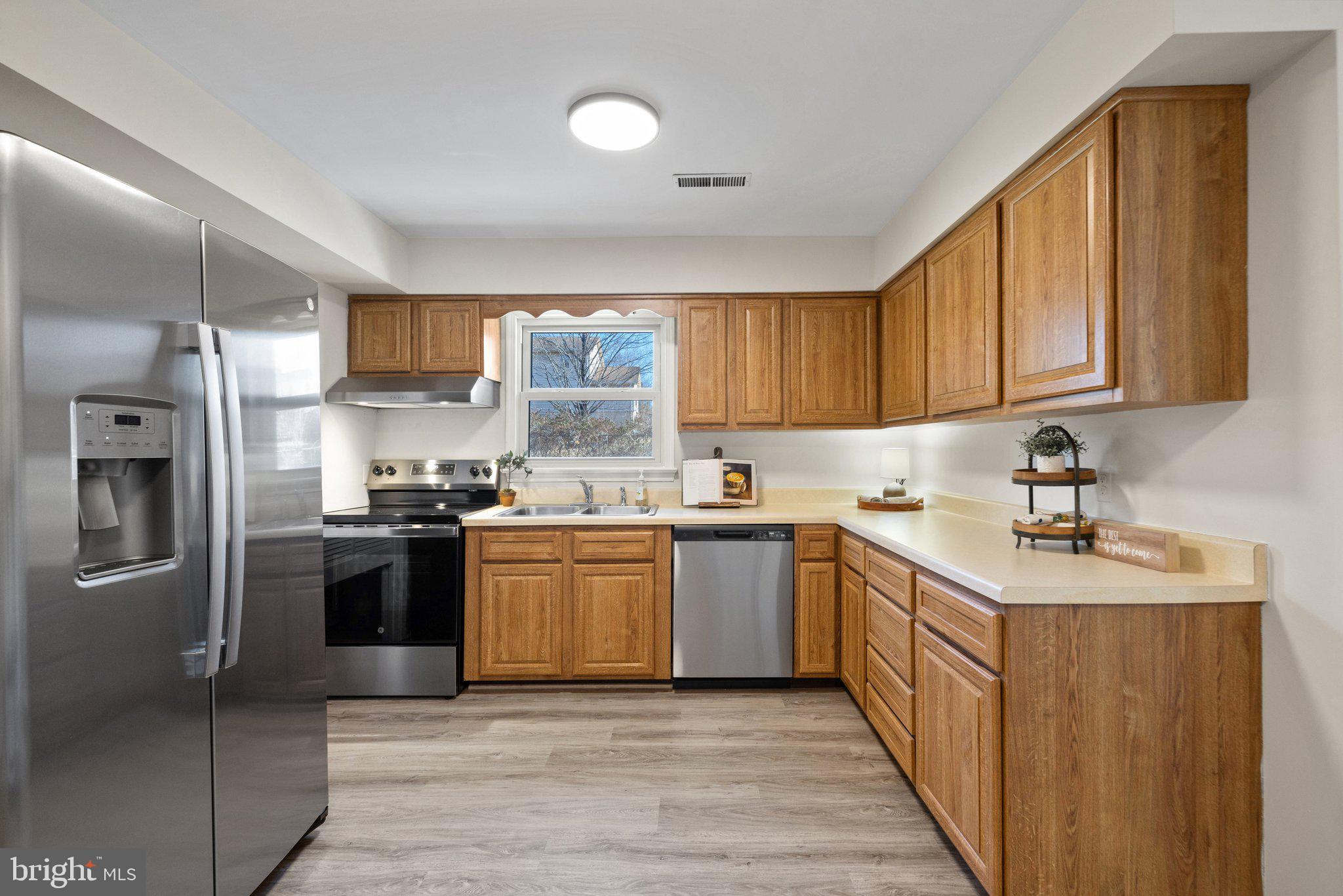 WARR LAKES - Residential