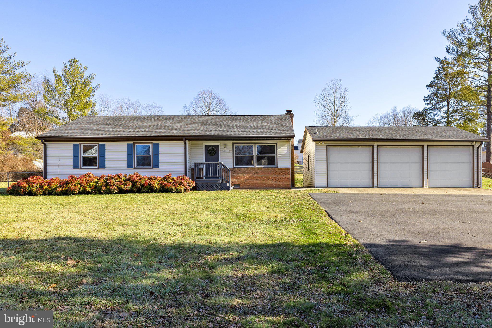 WARR LAKES - Residential