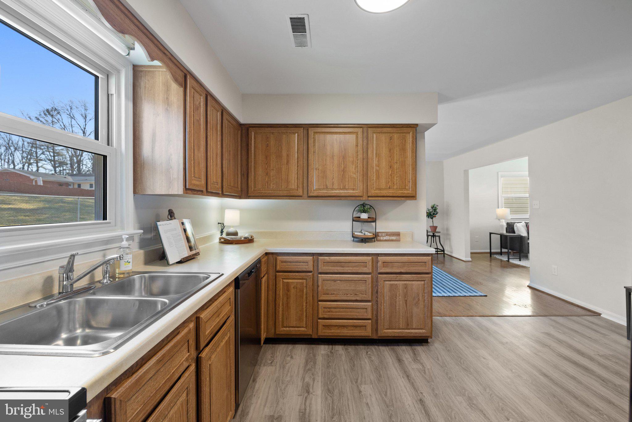 WARR LAKES - Residential