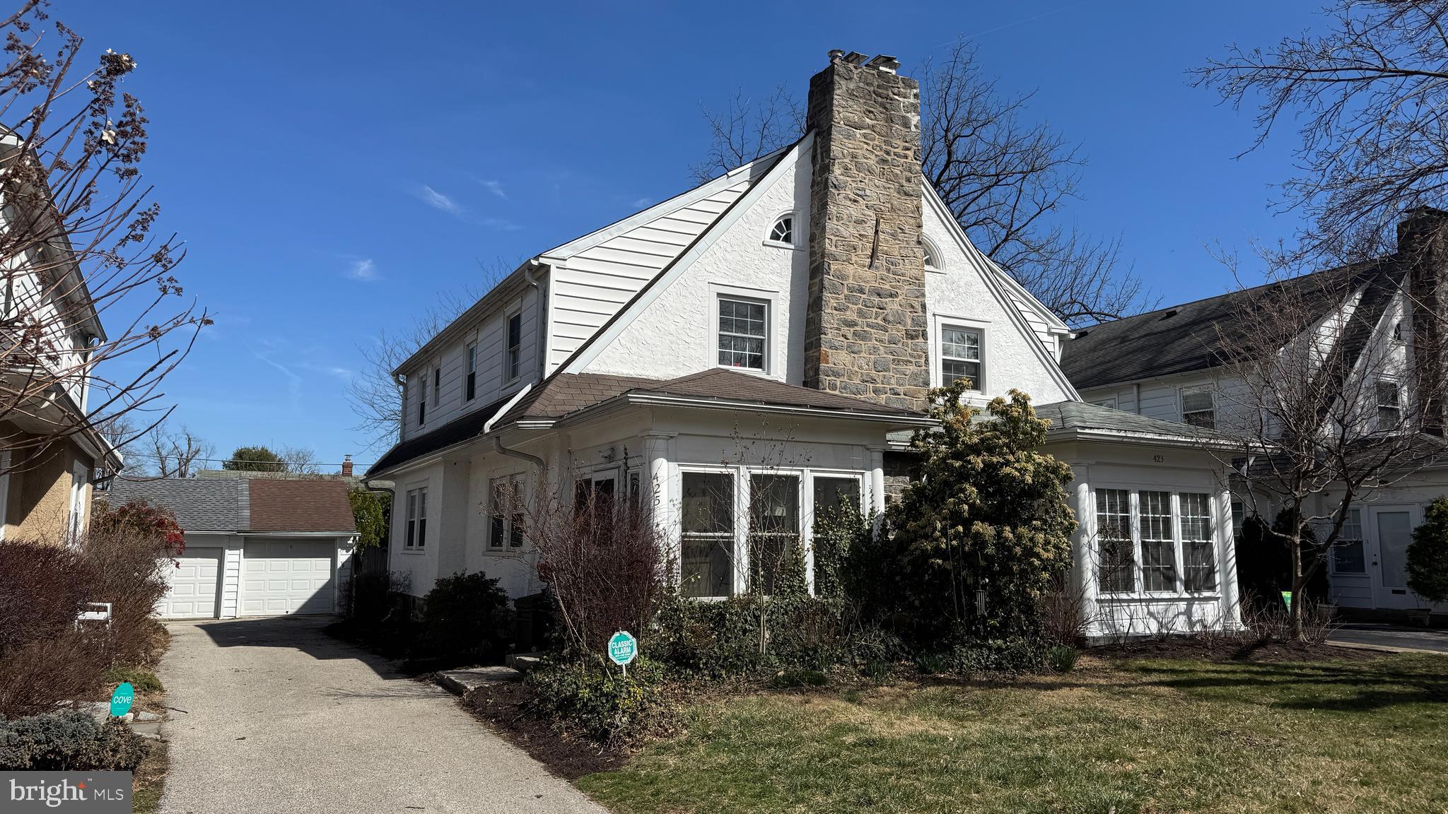 425 TREGARON ROAD