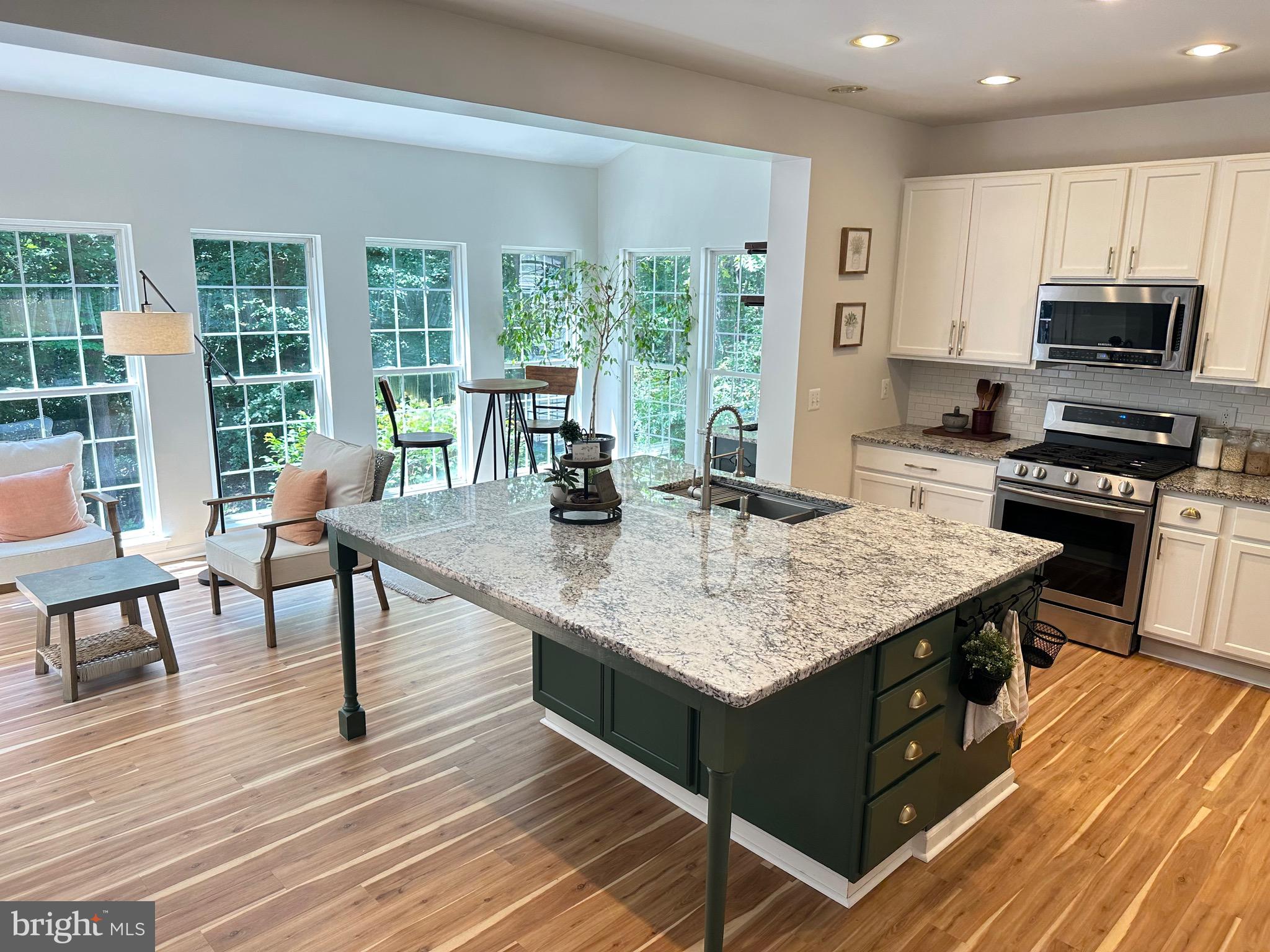 LEE'S HILL - Residential