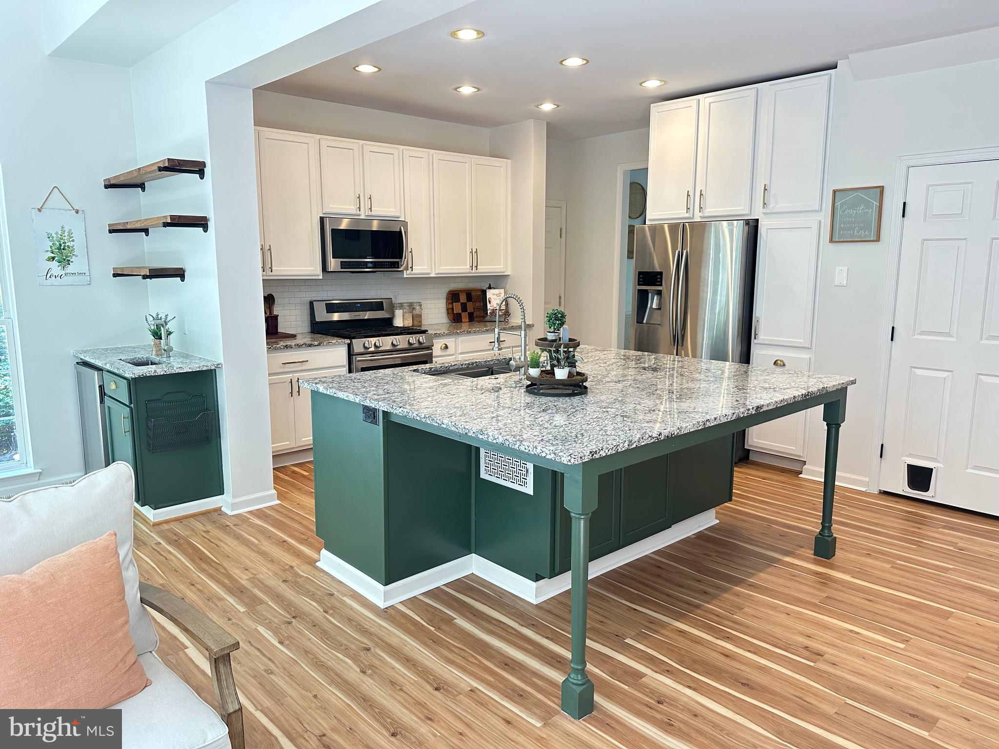 LEE'S HILL - Residential