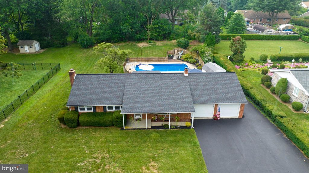 Photo of 749 FURNACE HILLS PIKE, LITITZ, PA 17543 (MLS # PALA2038158)