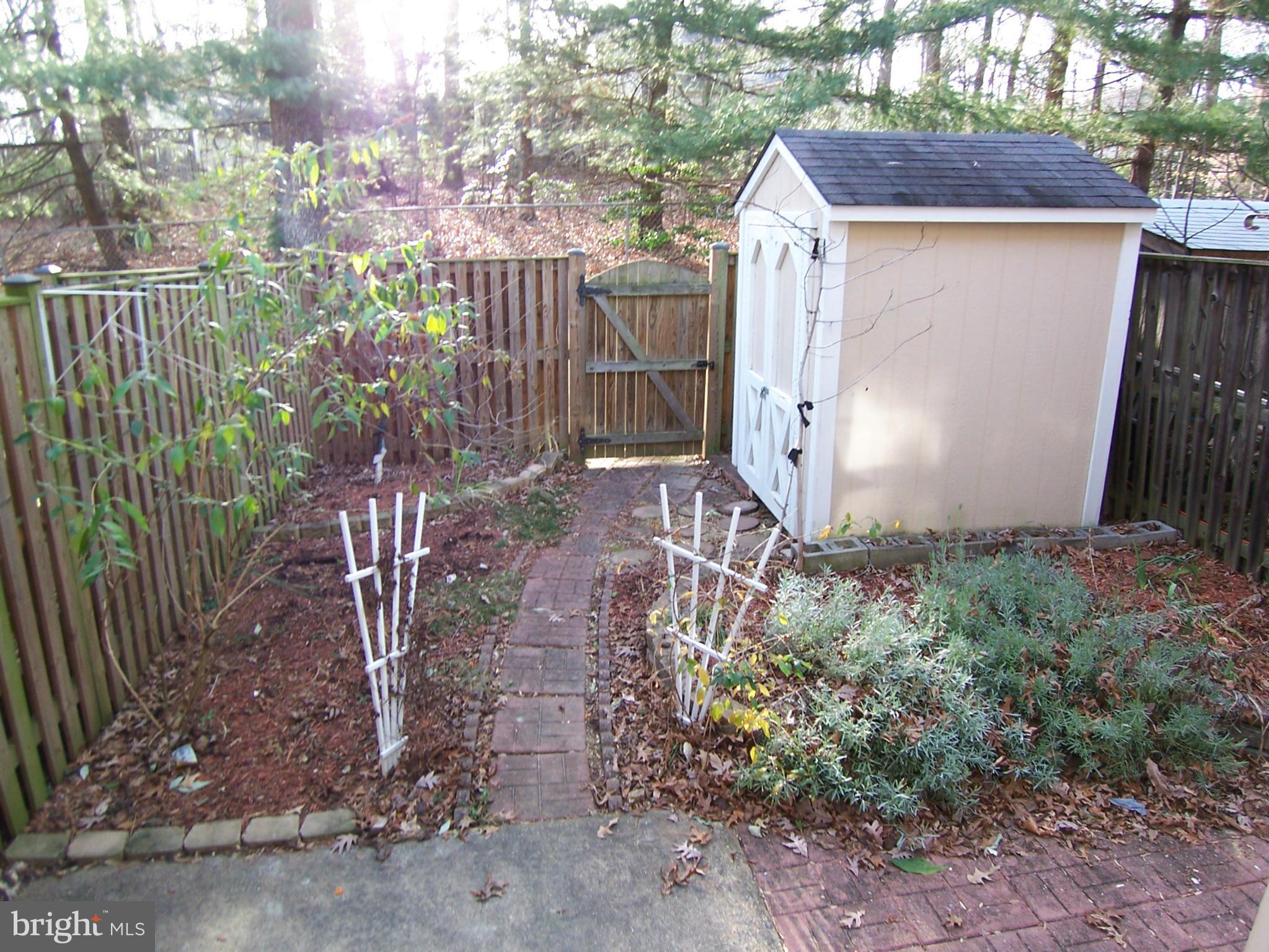 KINGS PARK WEST - Residential Lease