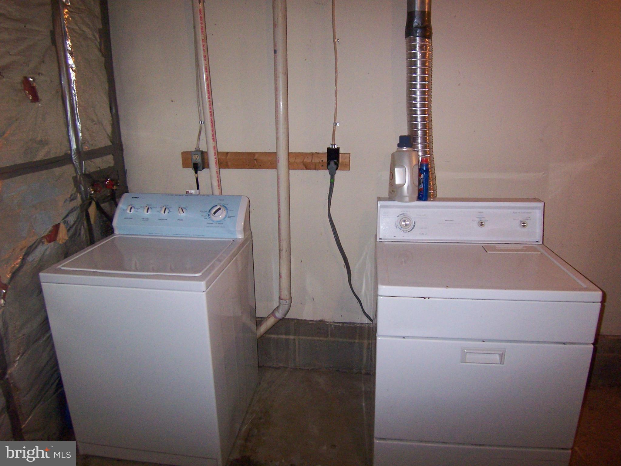 KINGS PARK WEST - Residential Lease