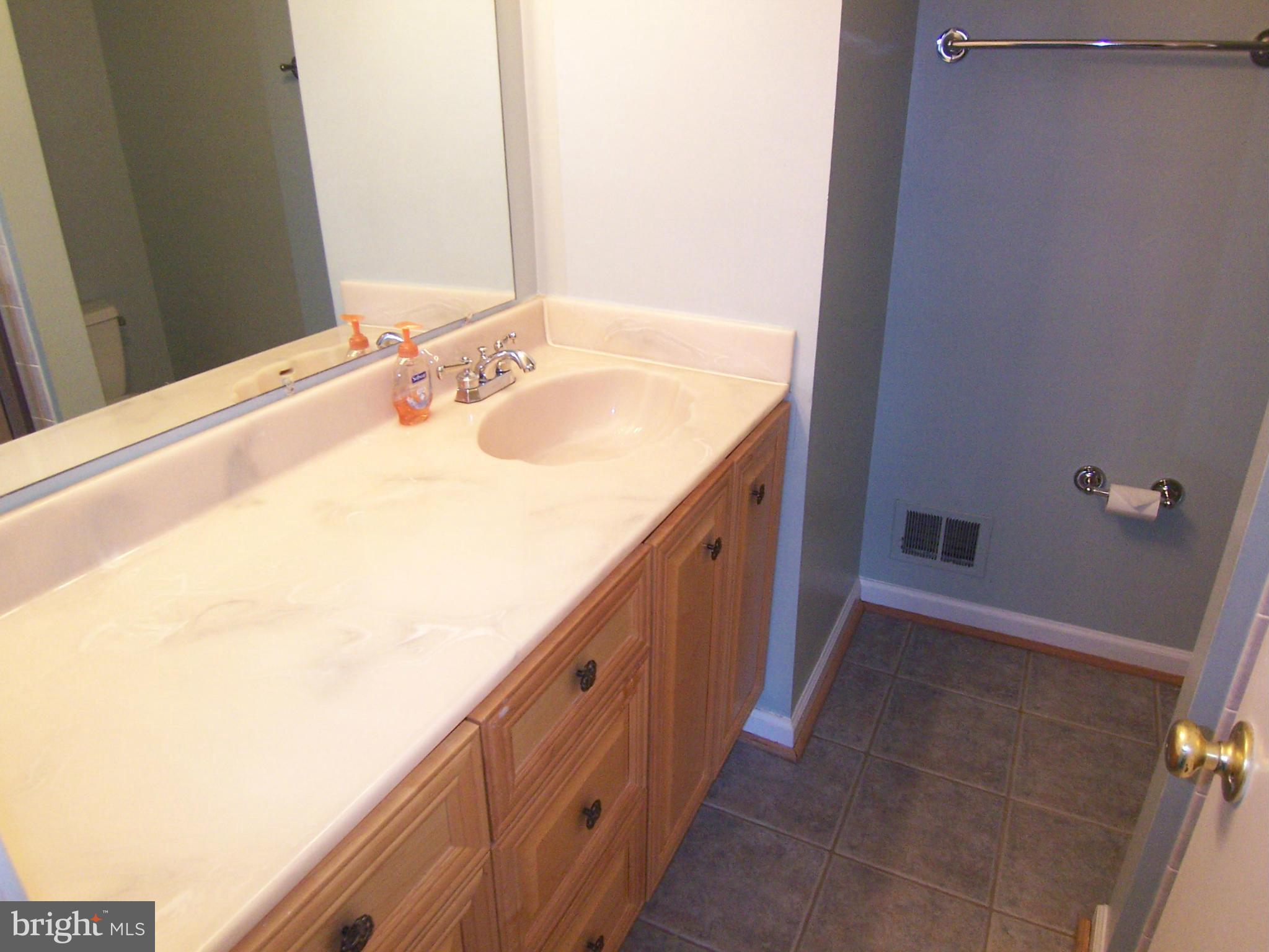 KINGS PARK WEST - Residential Lease