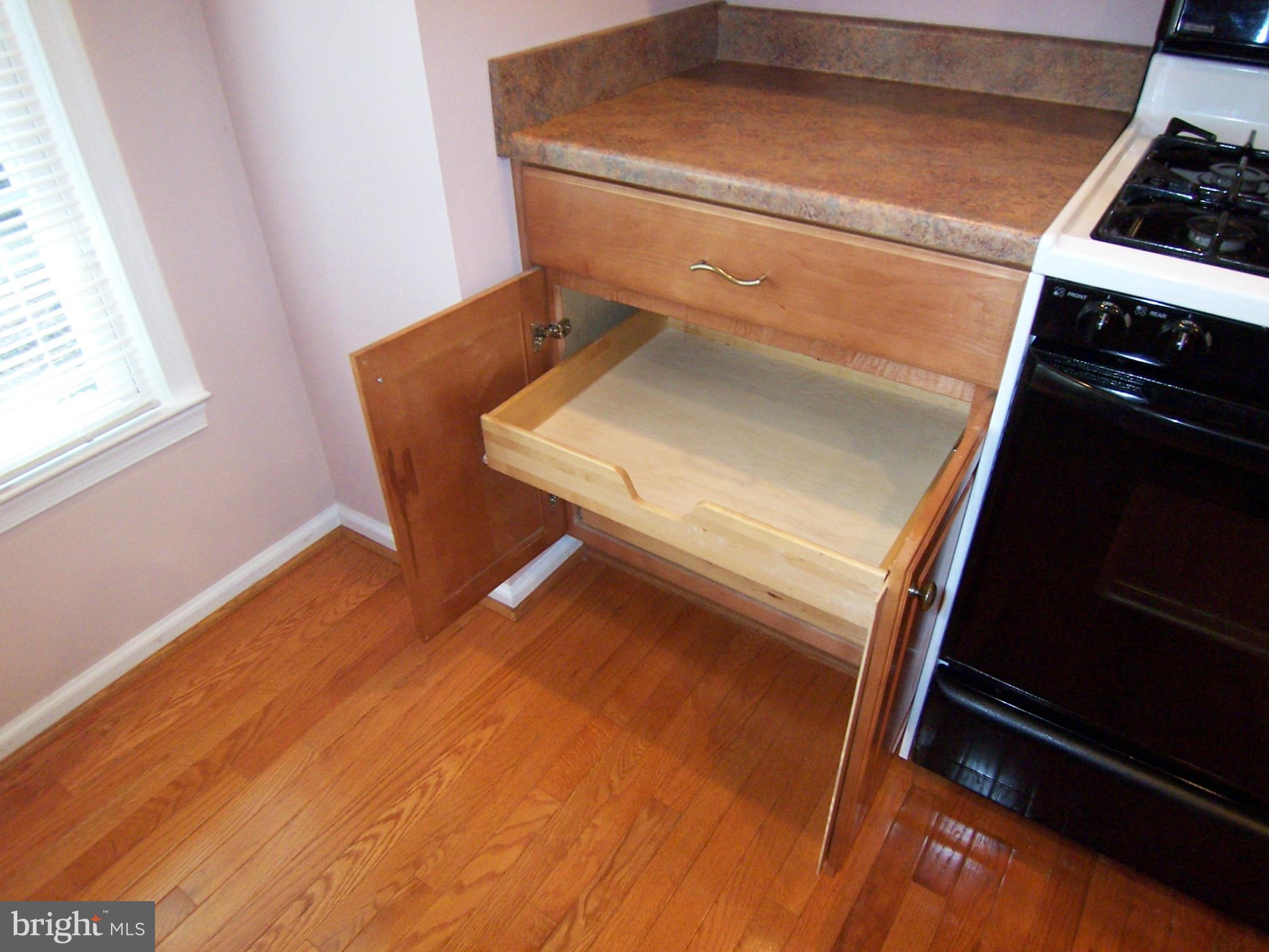 KINGS PARK WEST - Residential Lease