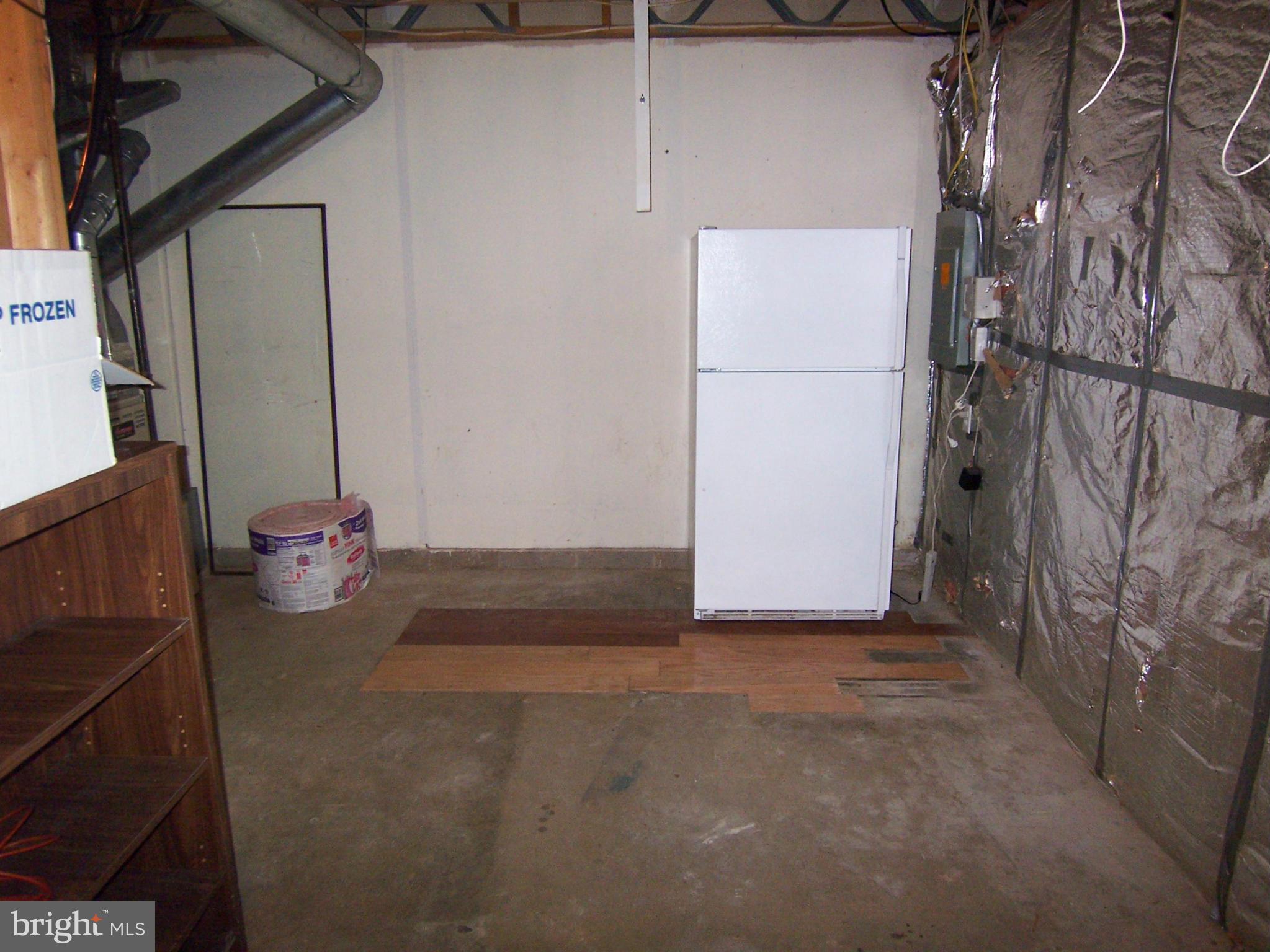 KINGS PARK WEST - Residential Lease