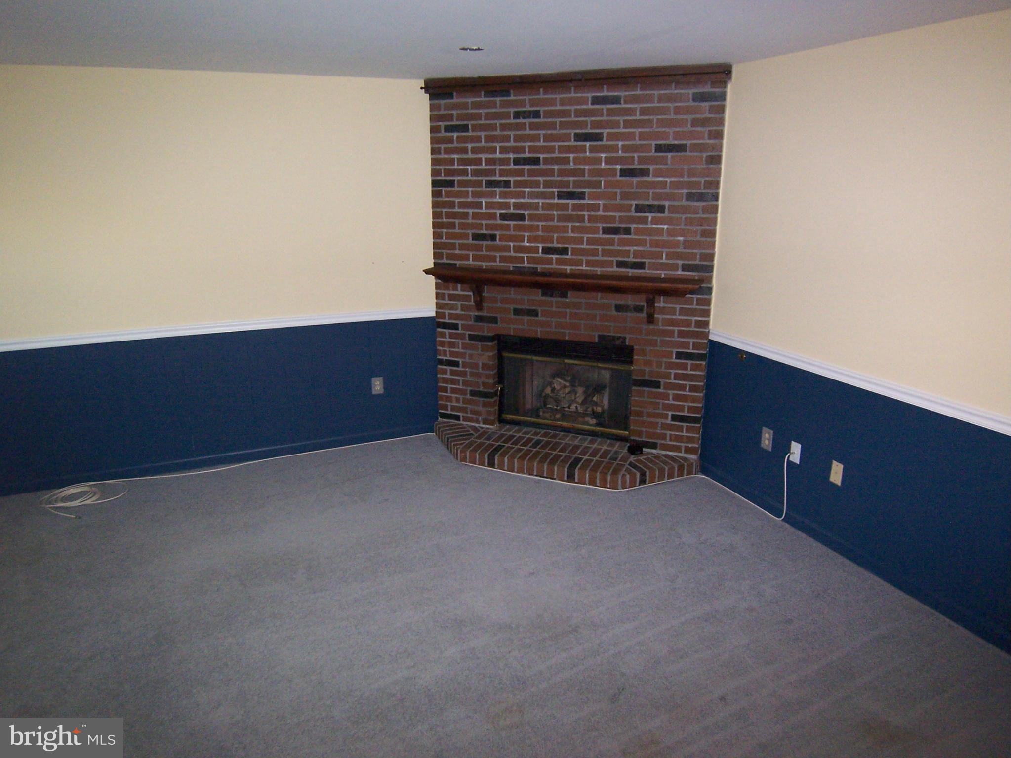 KINGS PARK WEST - Residential Lease