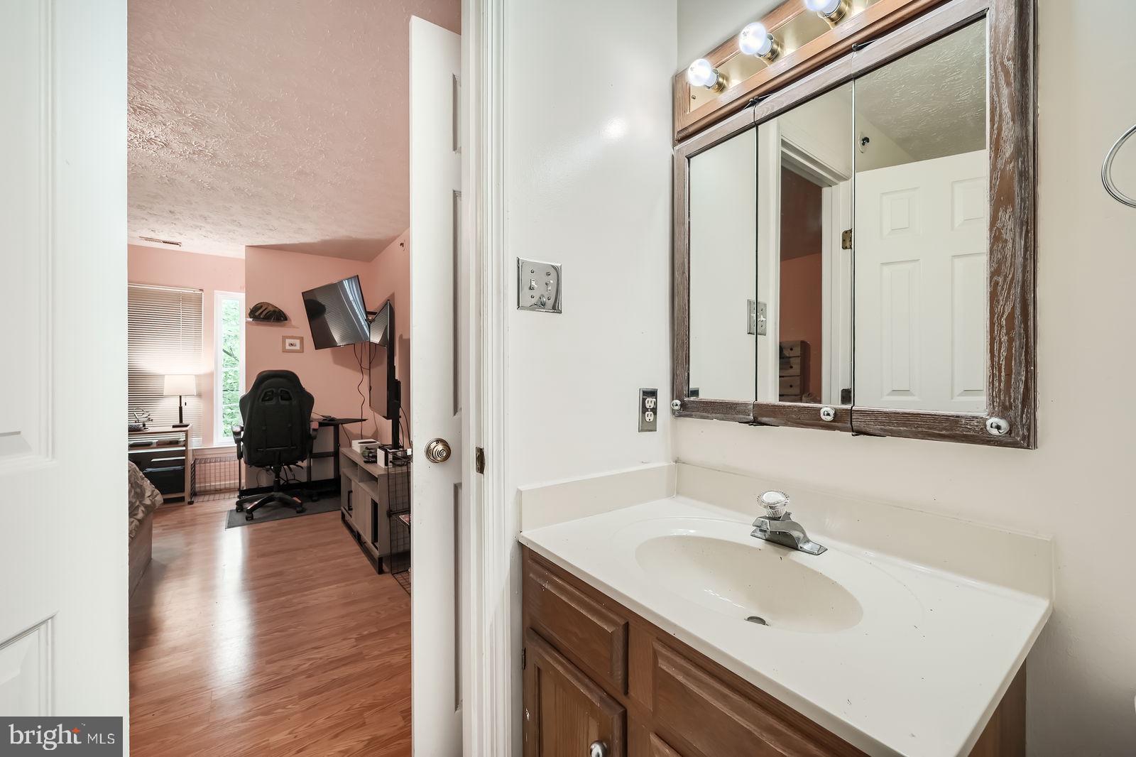 BEDFORD COMMONS - Residential