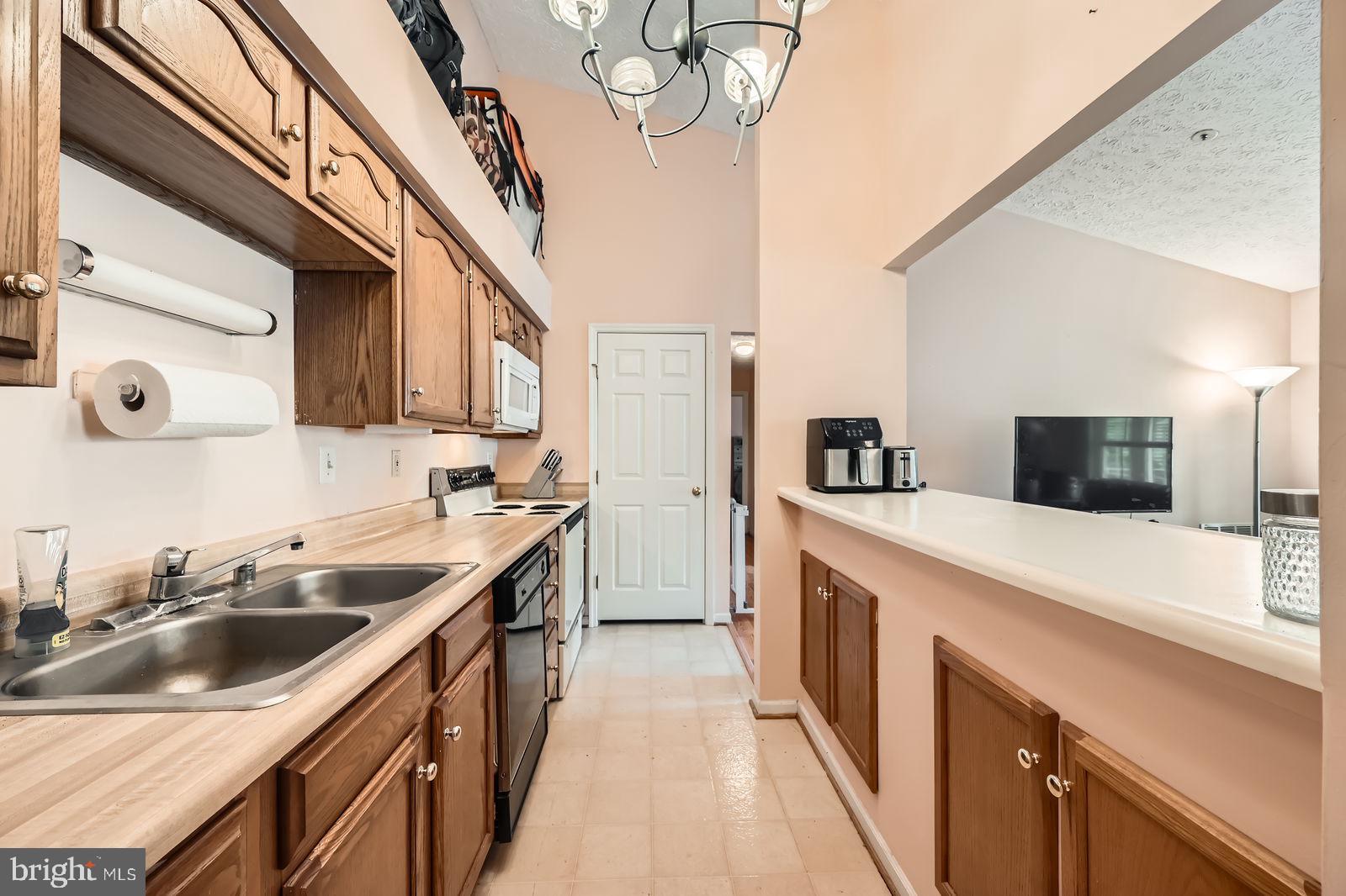 BEDFORD COMMONS - Residential