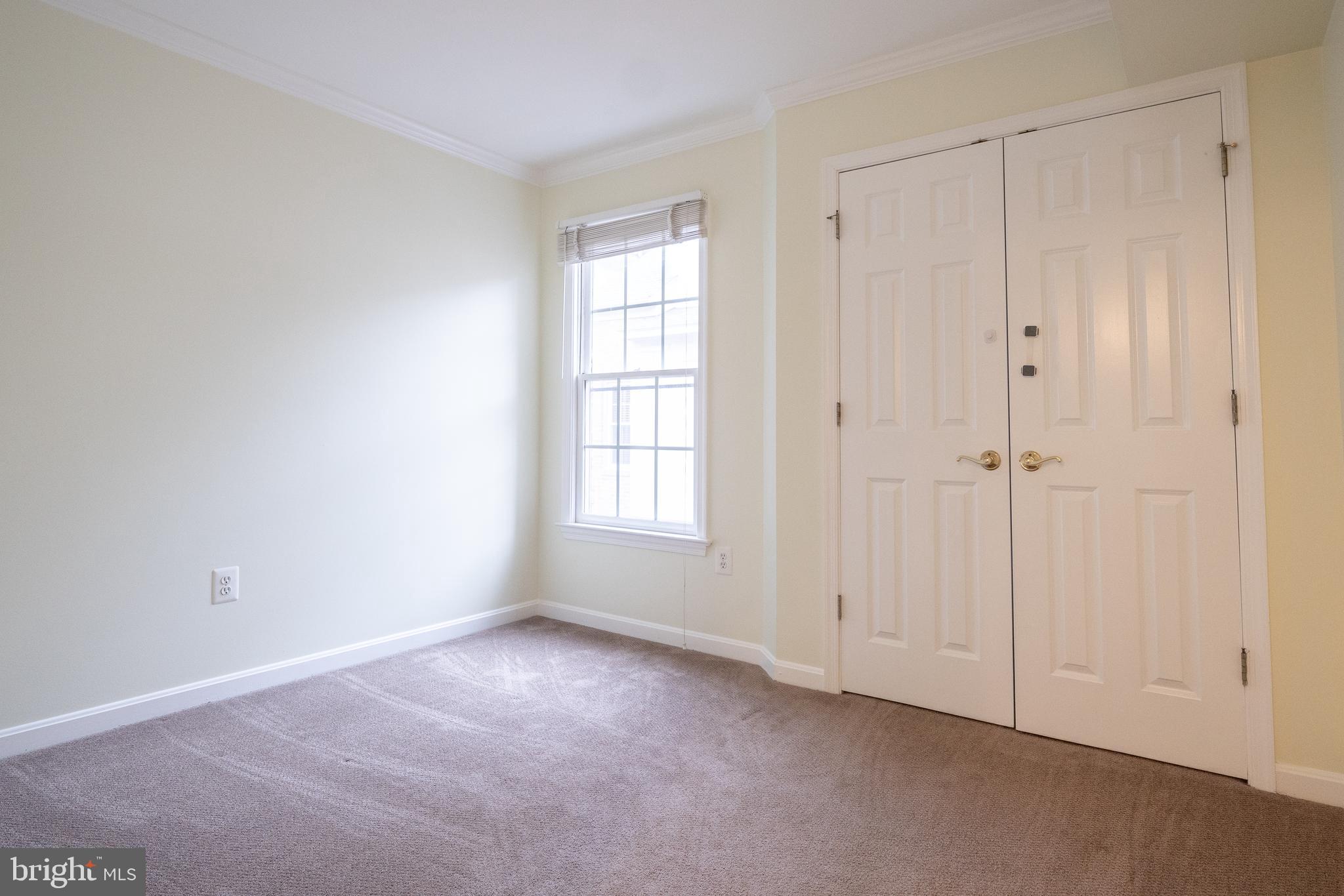 COURTS OF BALLSTON - Residential Lease