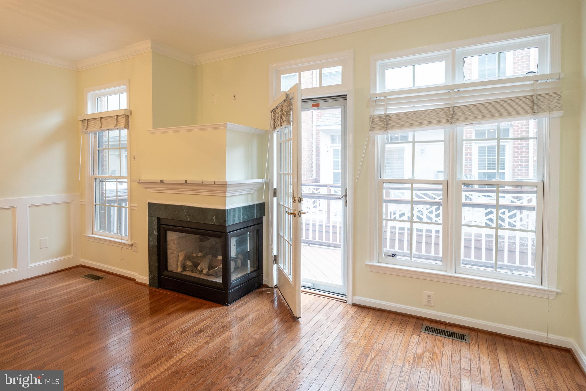 COURTS OF BALLSTON - Residential Lease