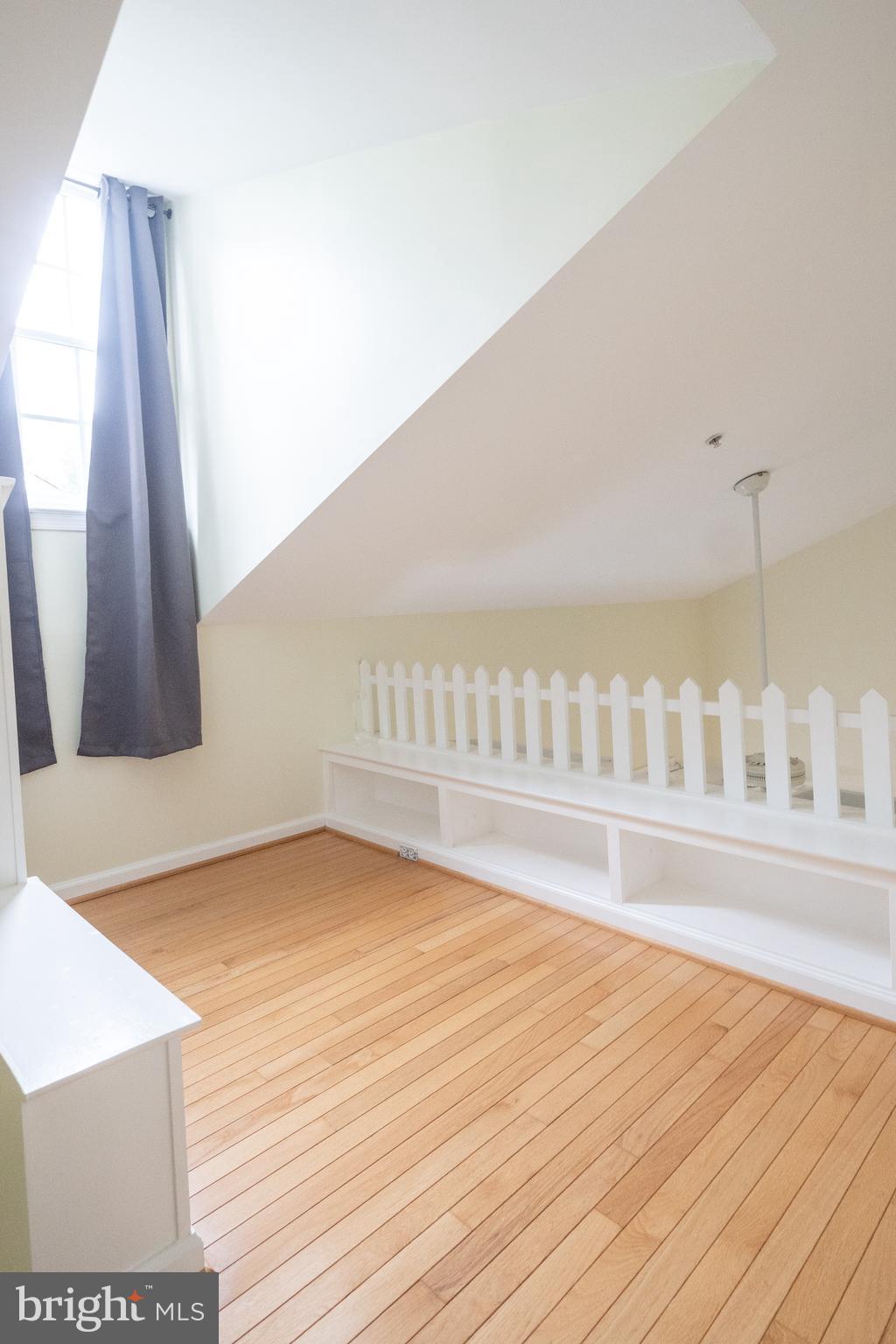 COURTS OF BALLSTON - Residential Lease