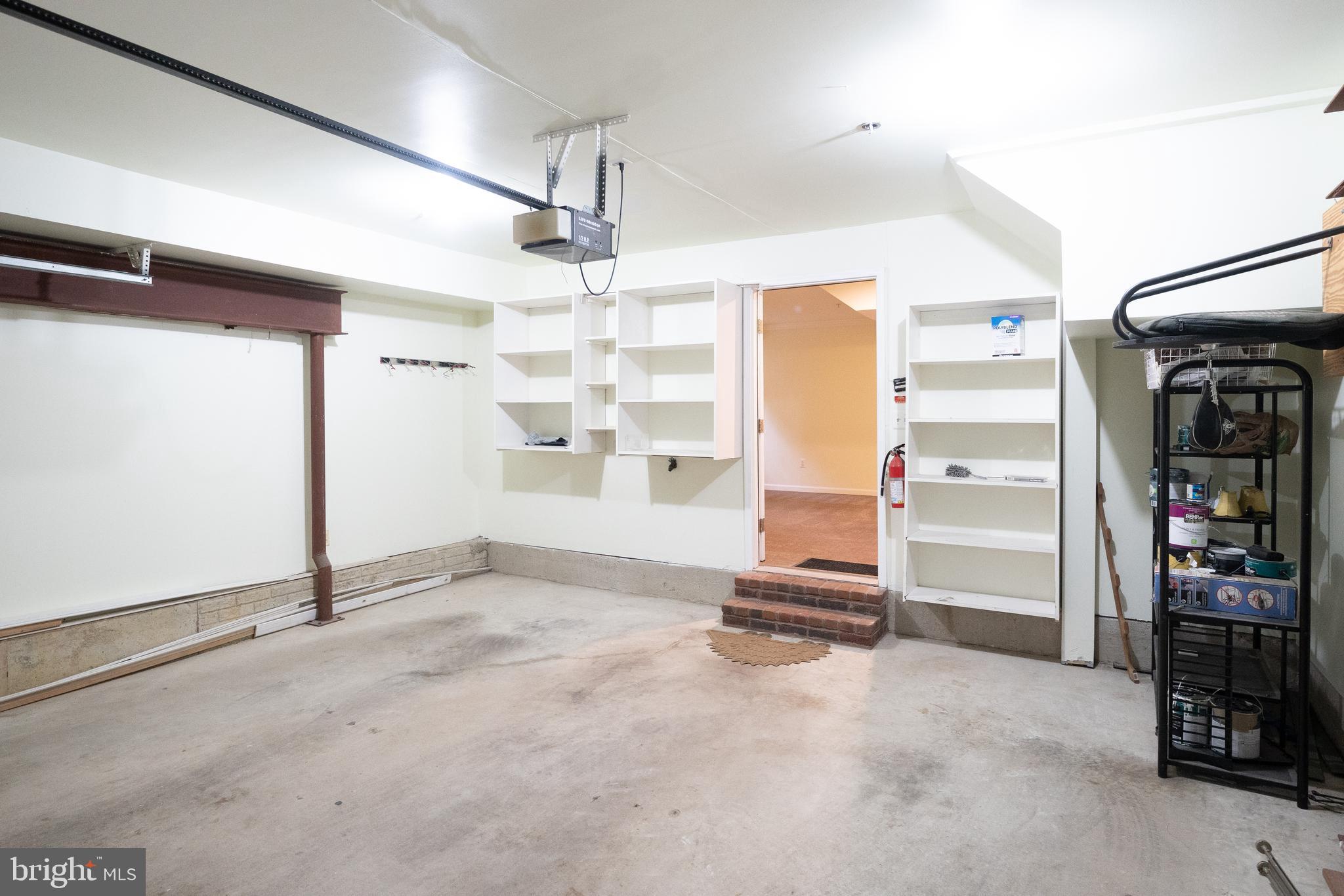 COURTS OF BALLSTON - Residential Lease