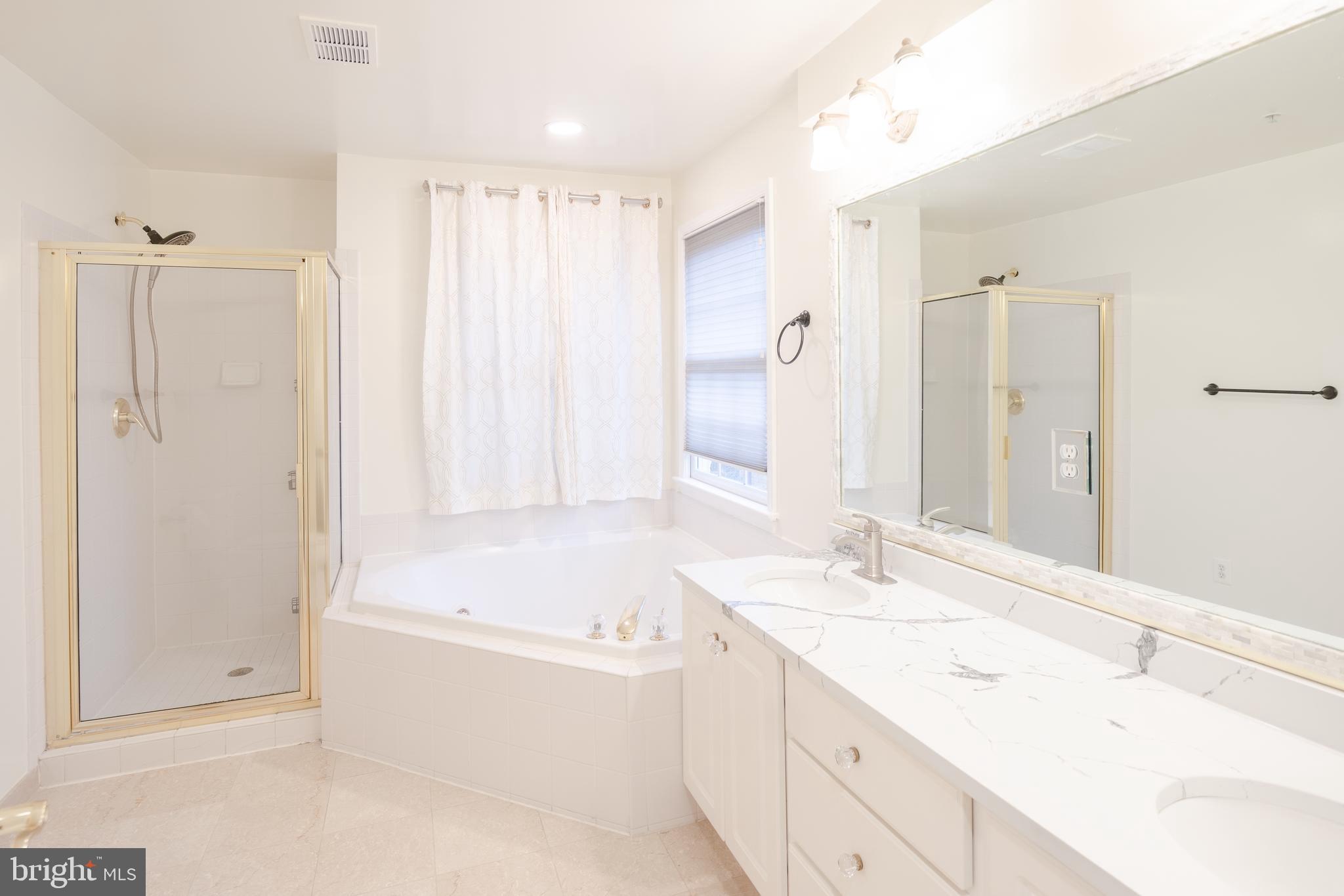 COURTS OF BALLSTON - Residential Lease